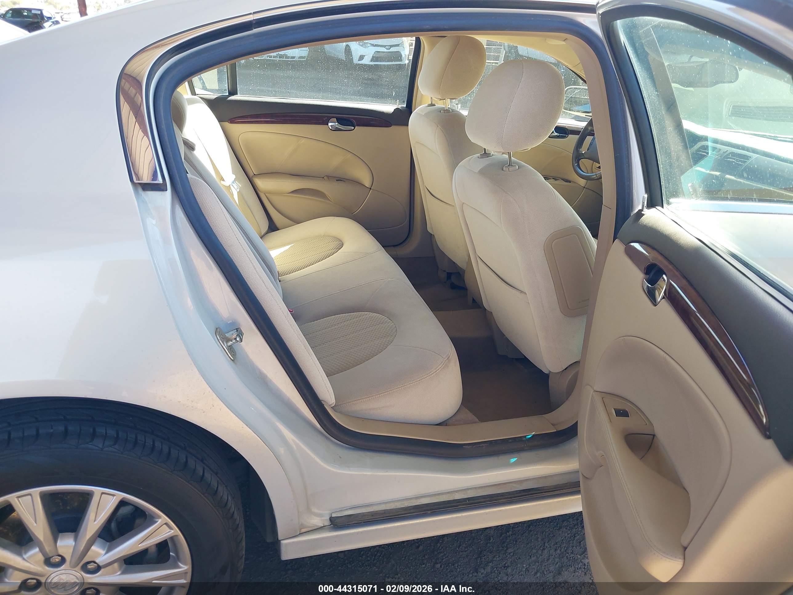 BUICK LUCERNE image 8