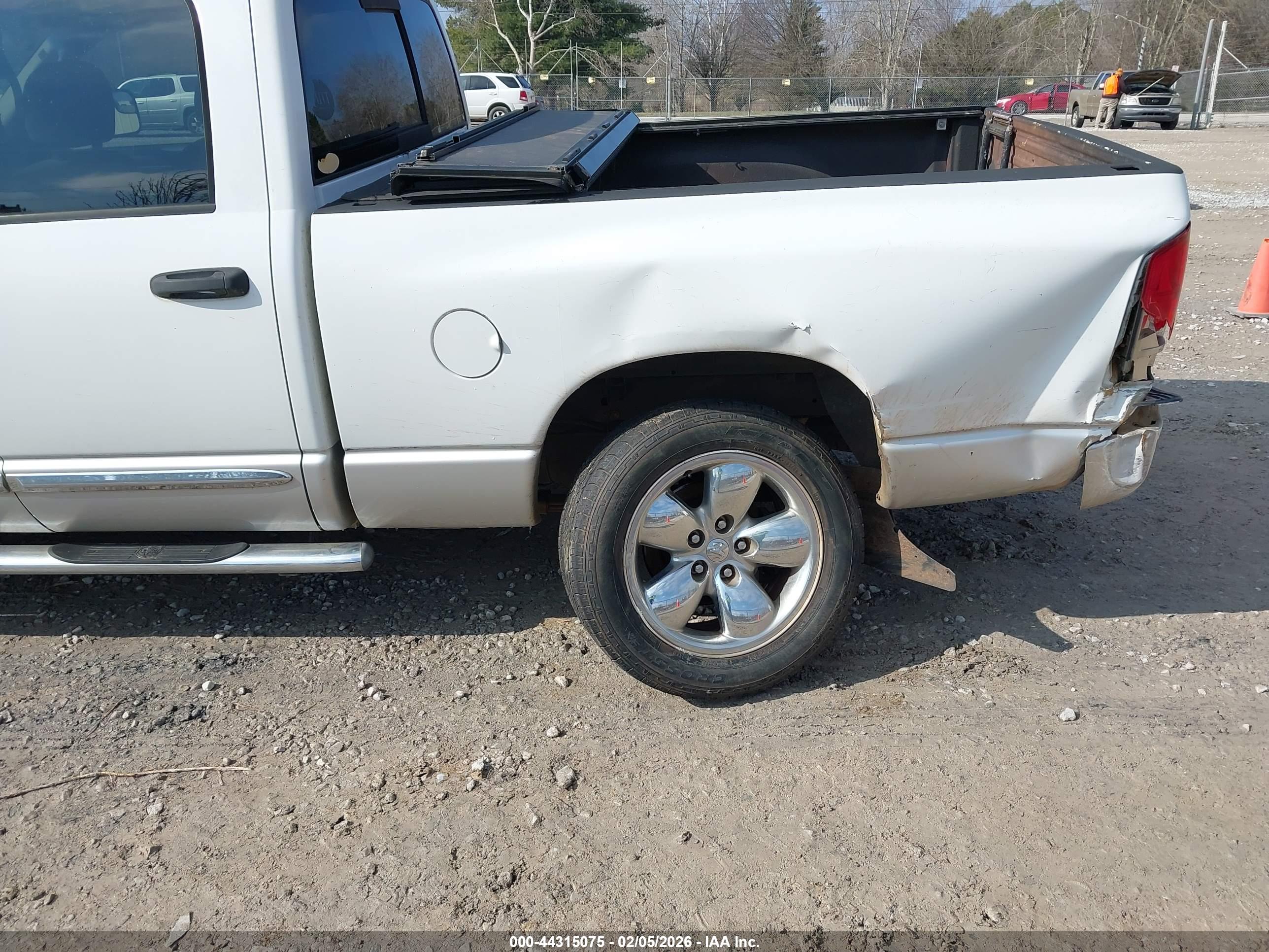 DODGE RAM image 6