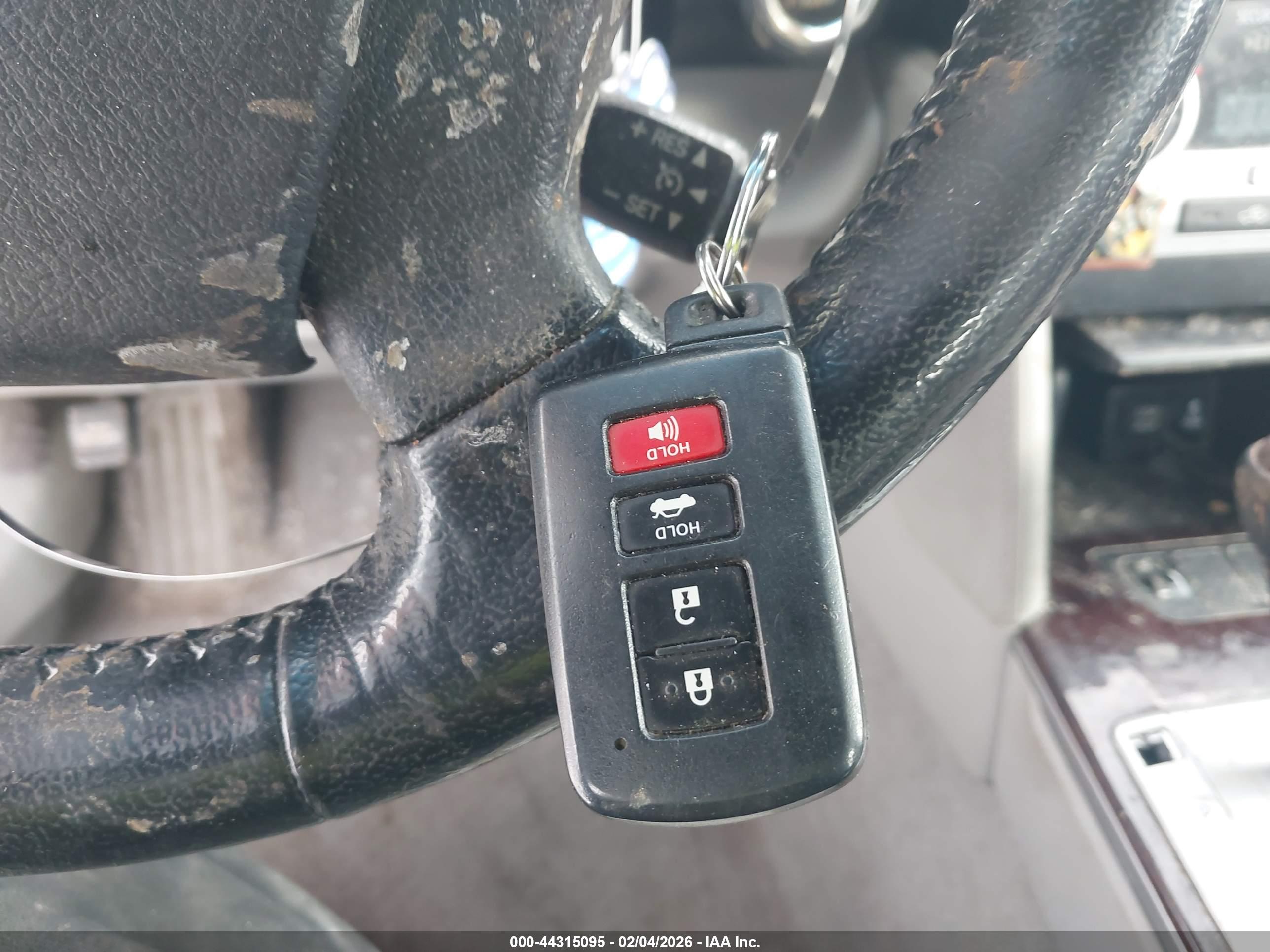 TOYOTA CAMRY image 11