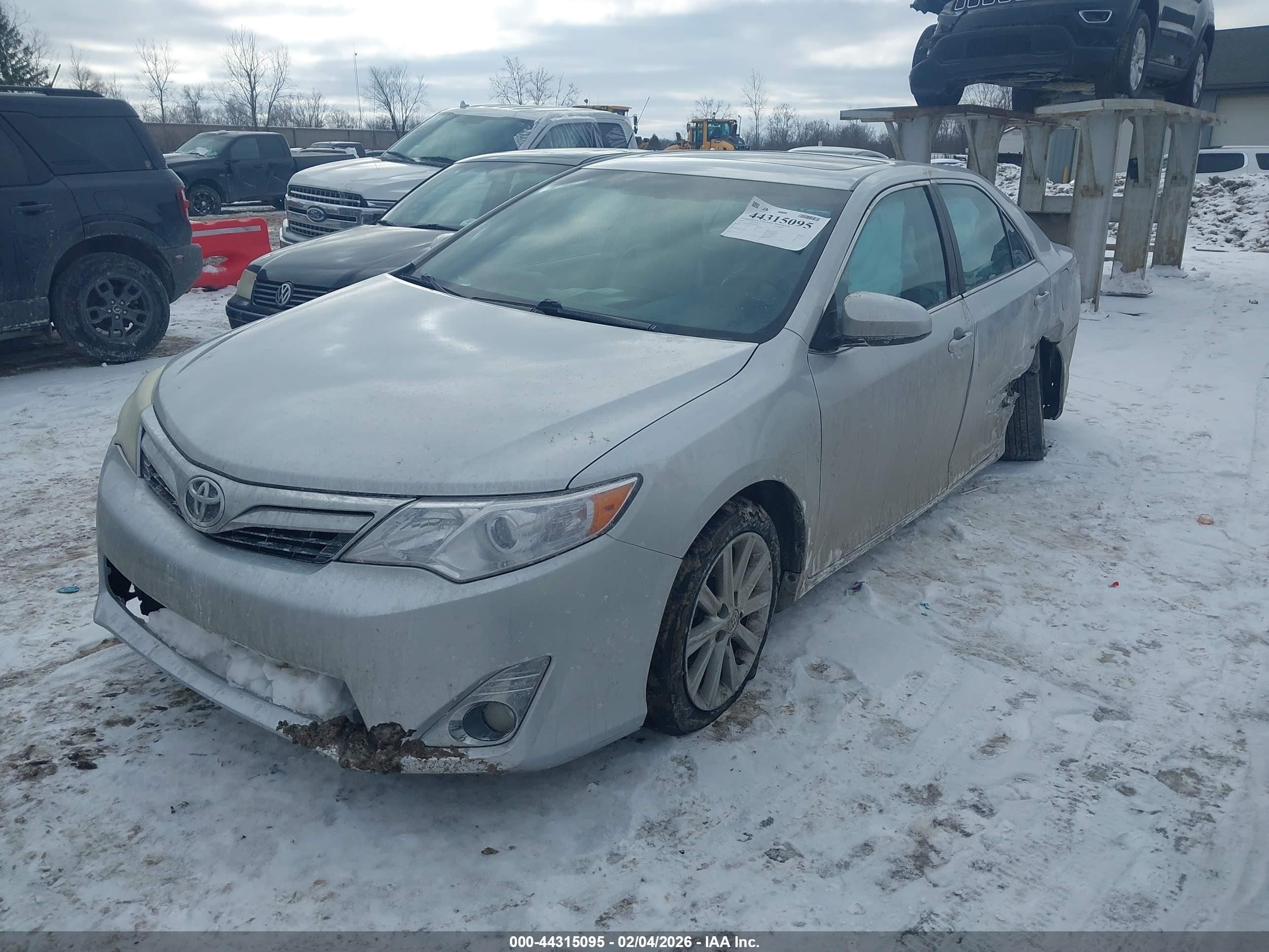 TOYOTA CAMRY image 2