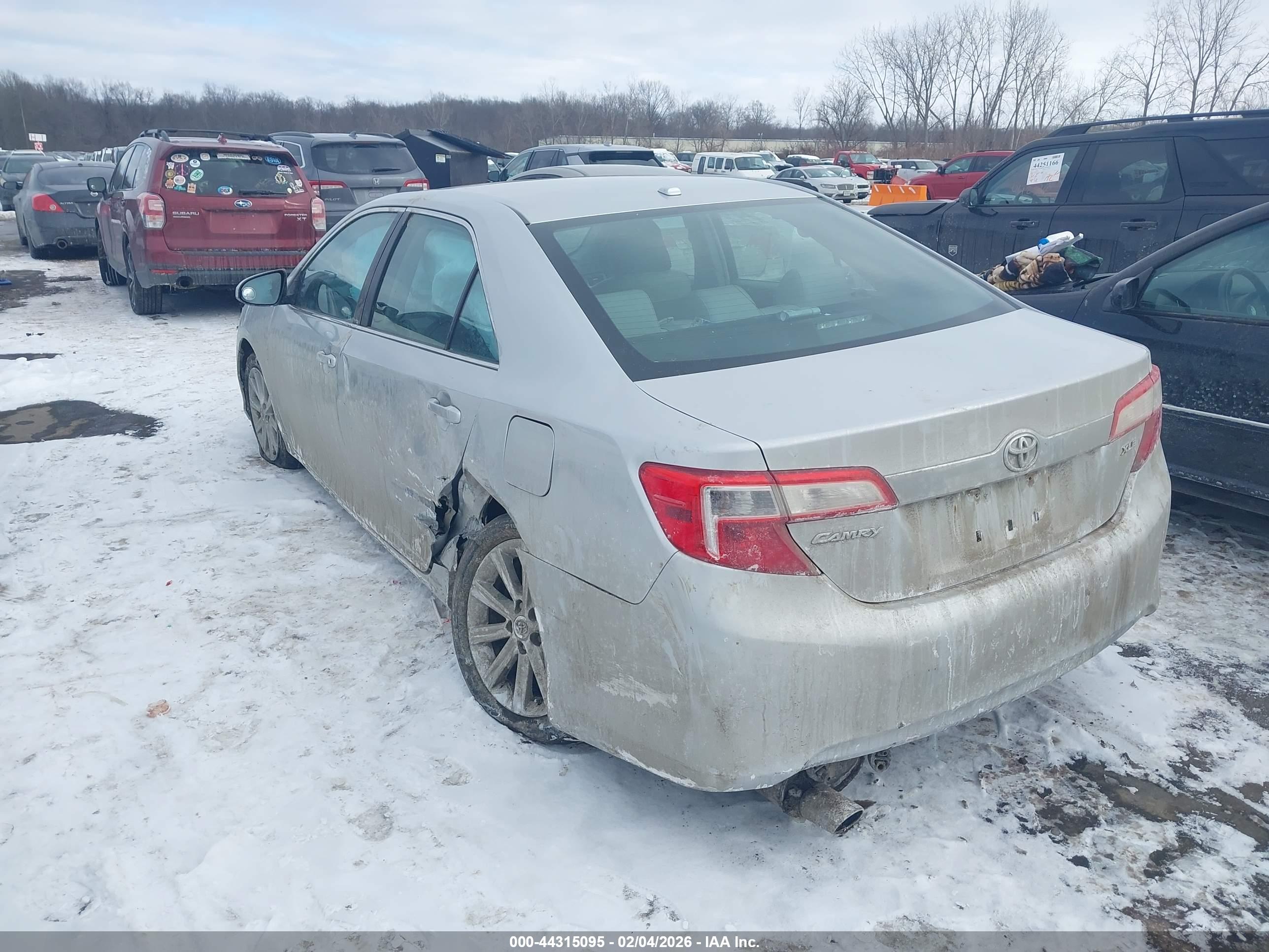 TOYOTA CAMRY image 3