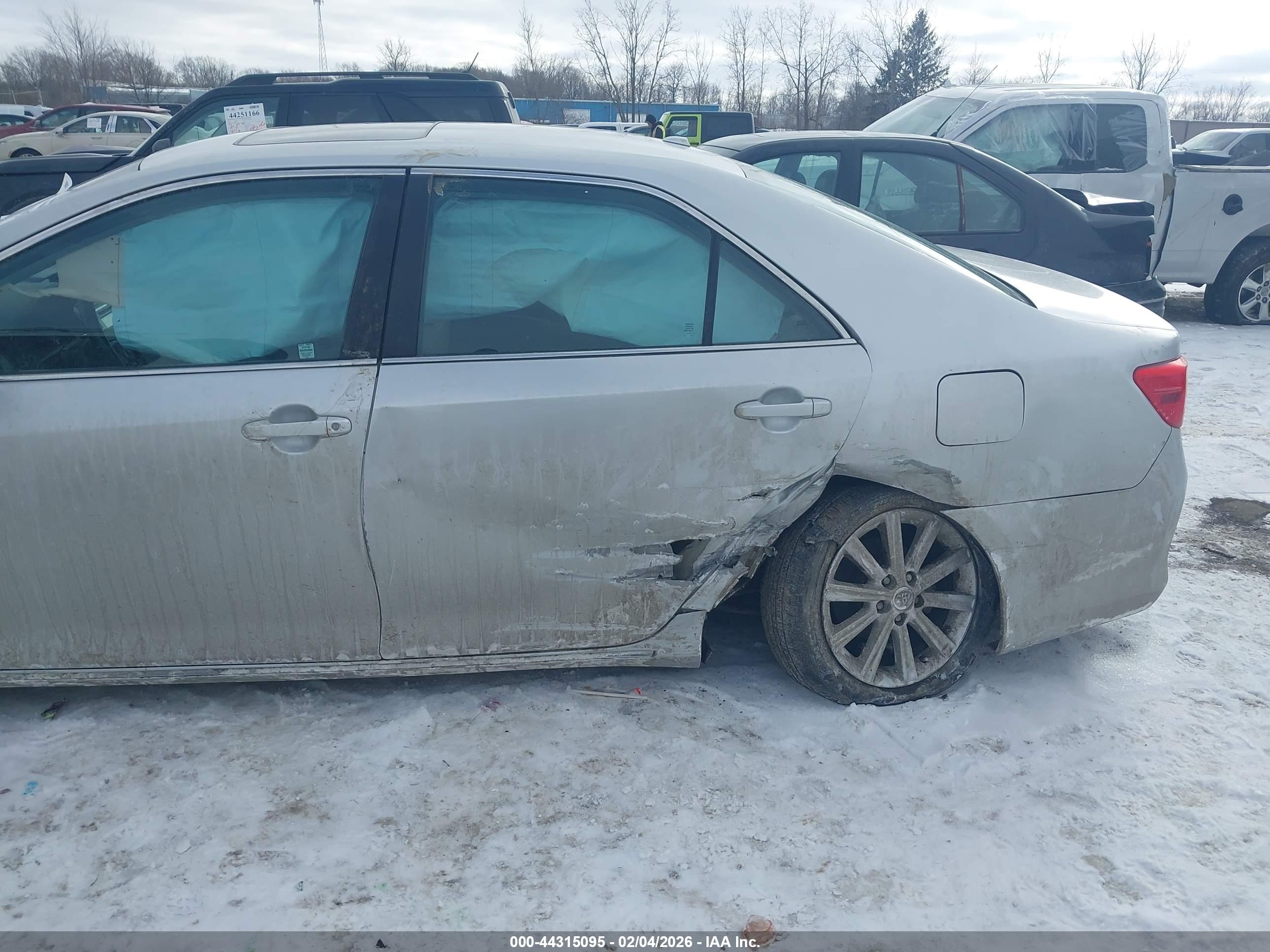 TOYOTA CAMRY image 6