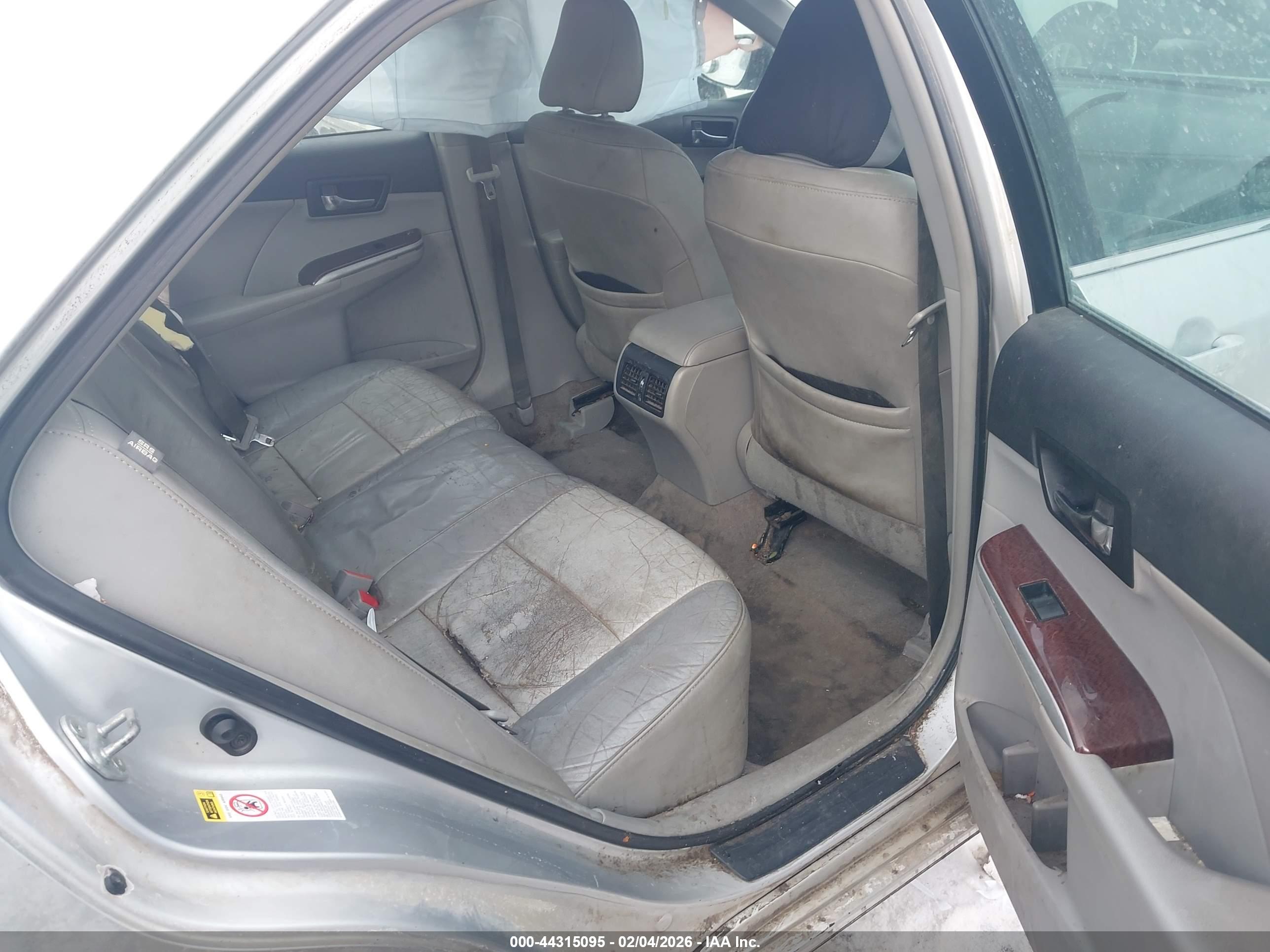 TOYOTA CAMRY image 8