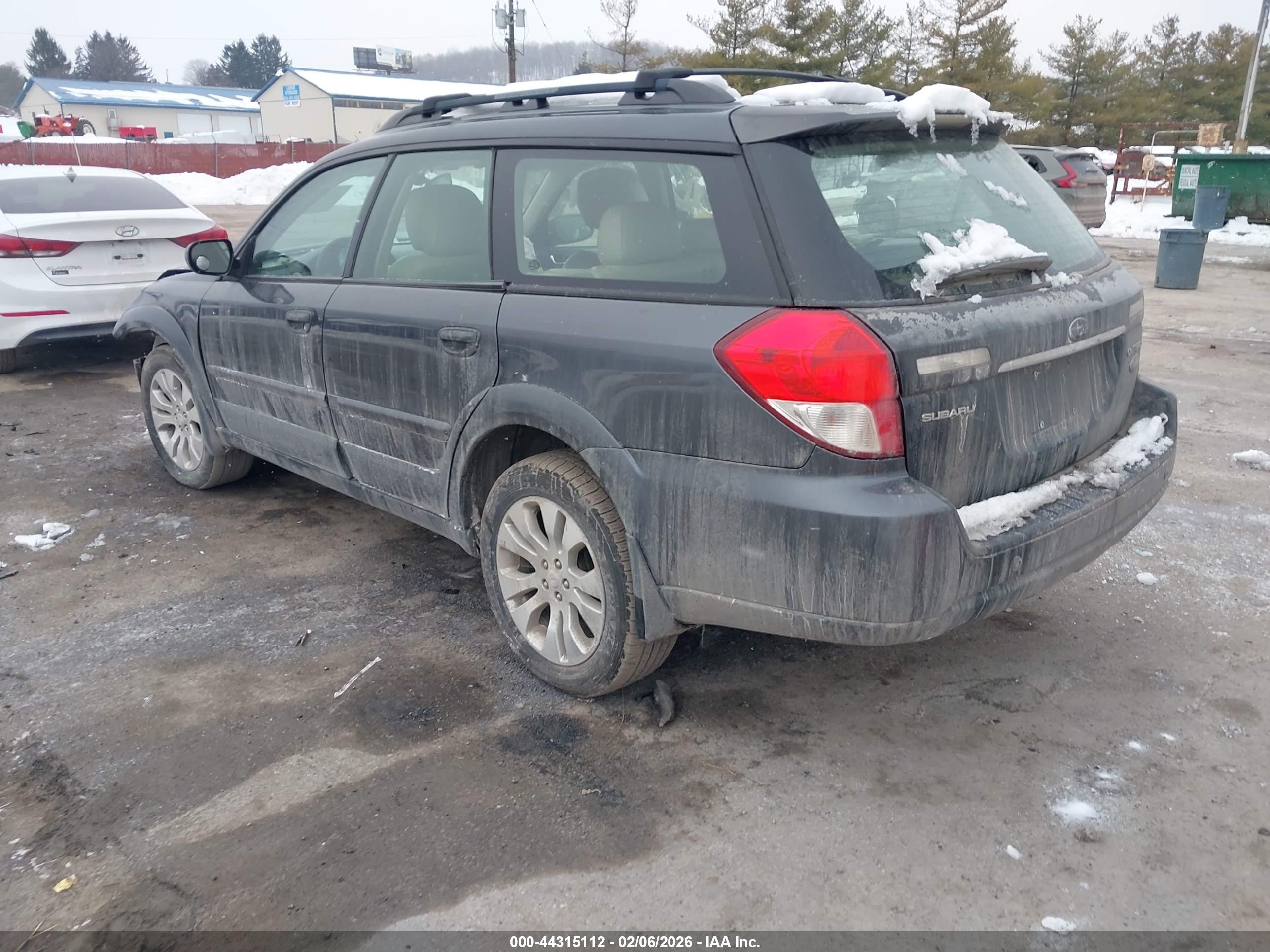 SUBARU OUTBACK image 3