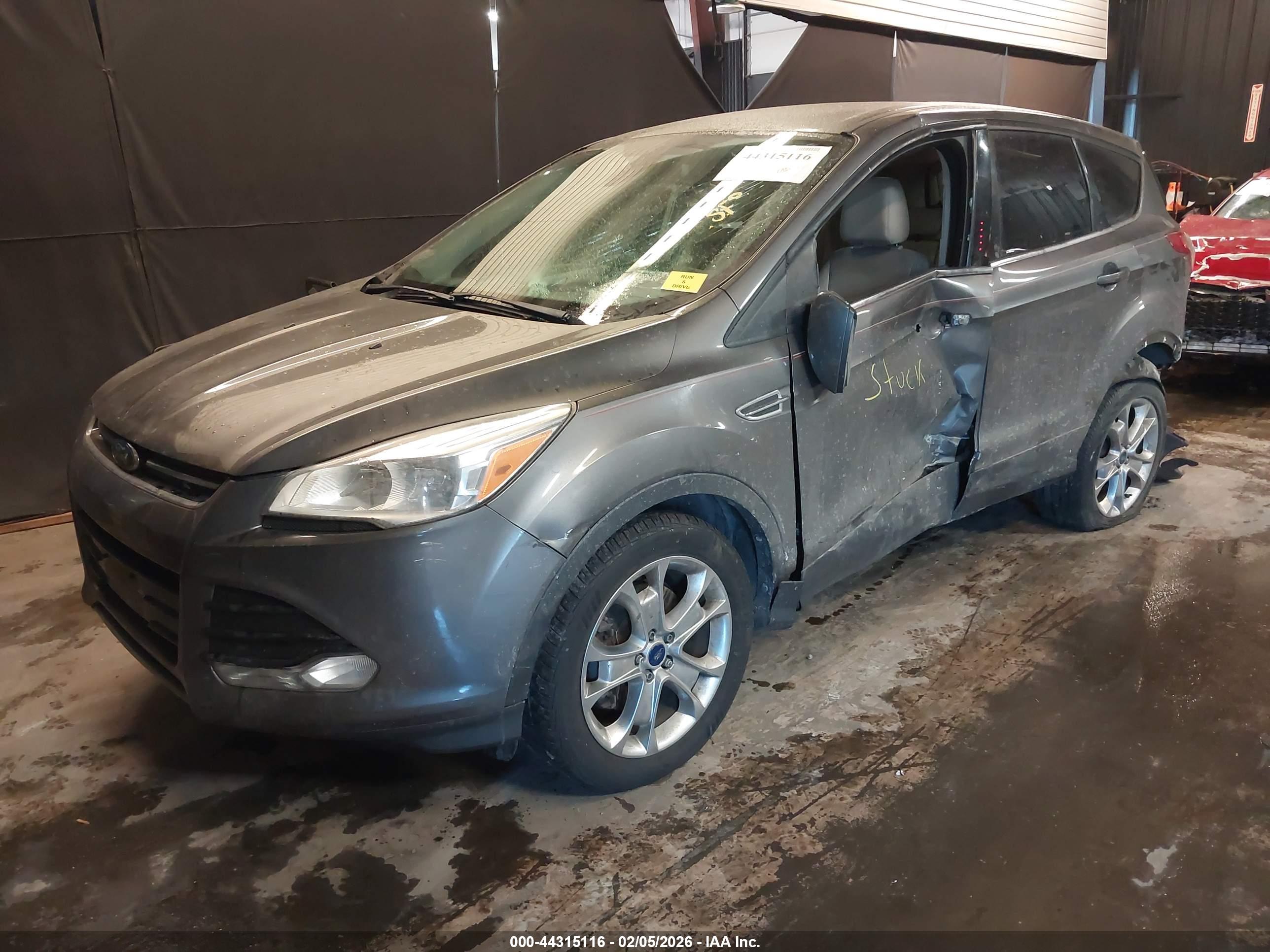 FORD ESCAPE image 2