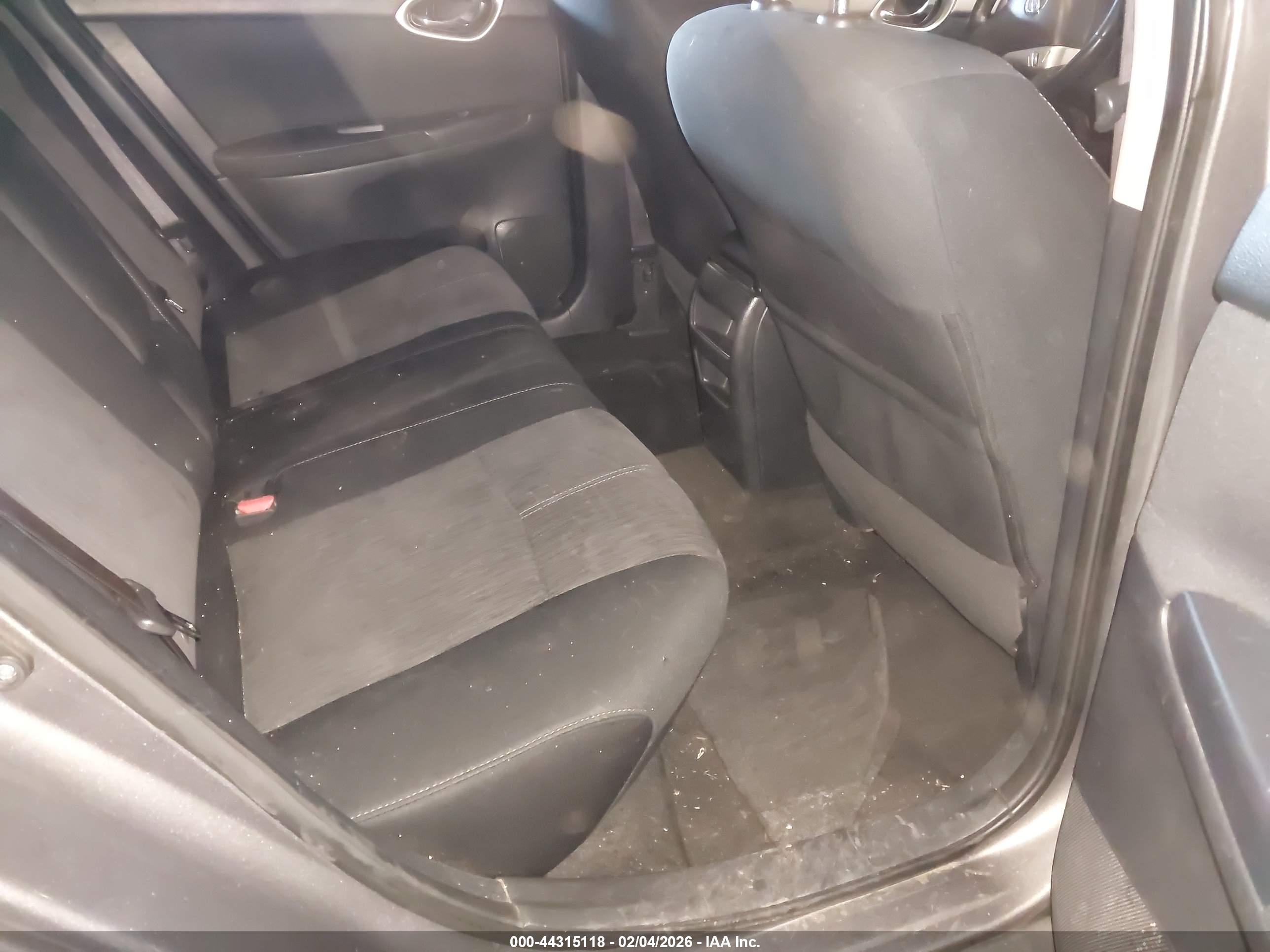 NISSAN SENTRA image 8