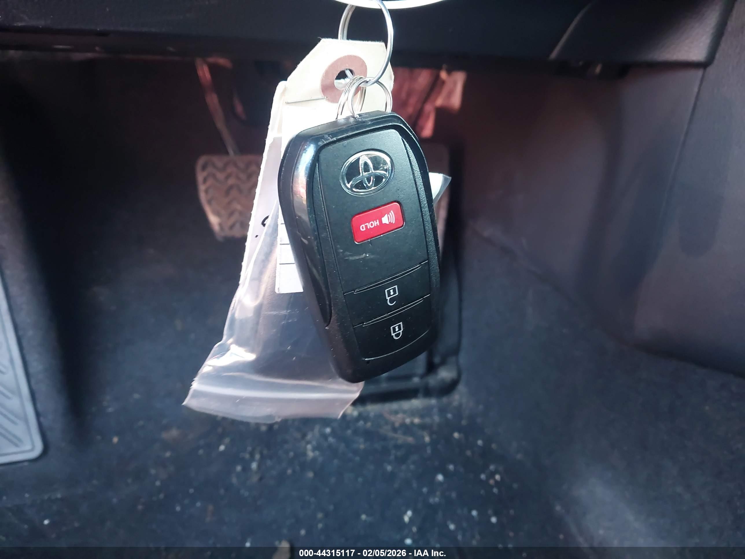 TOYOTA PRIUS image 11