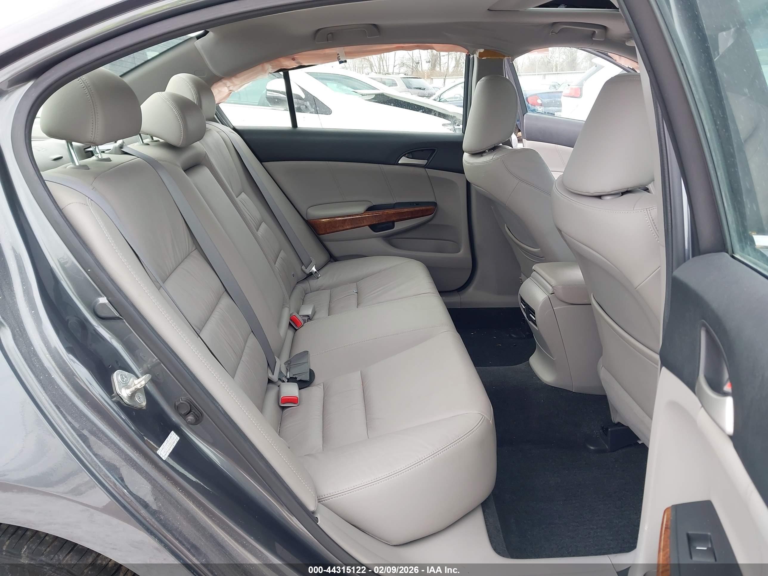 HONDA ACCORD image 8