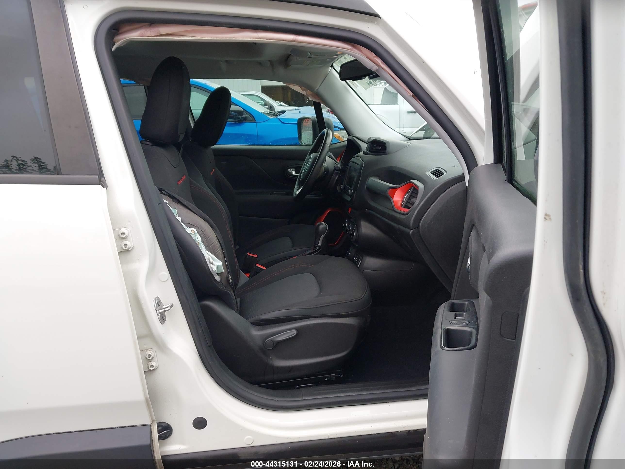 JEEP RENEGADE image 5