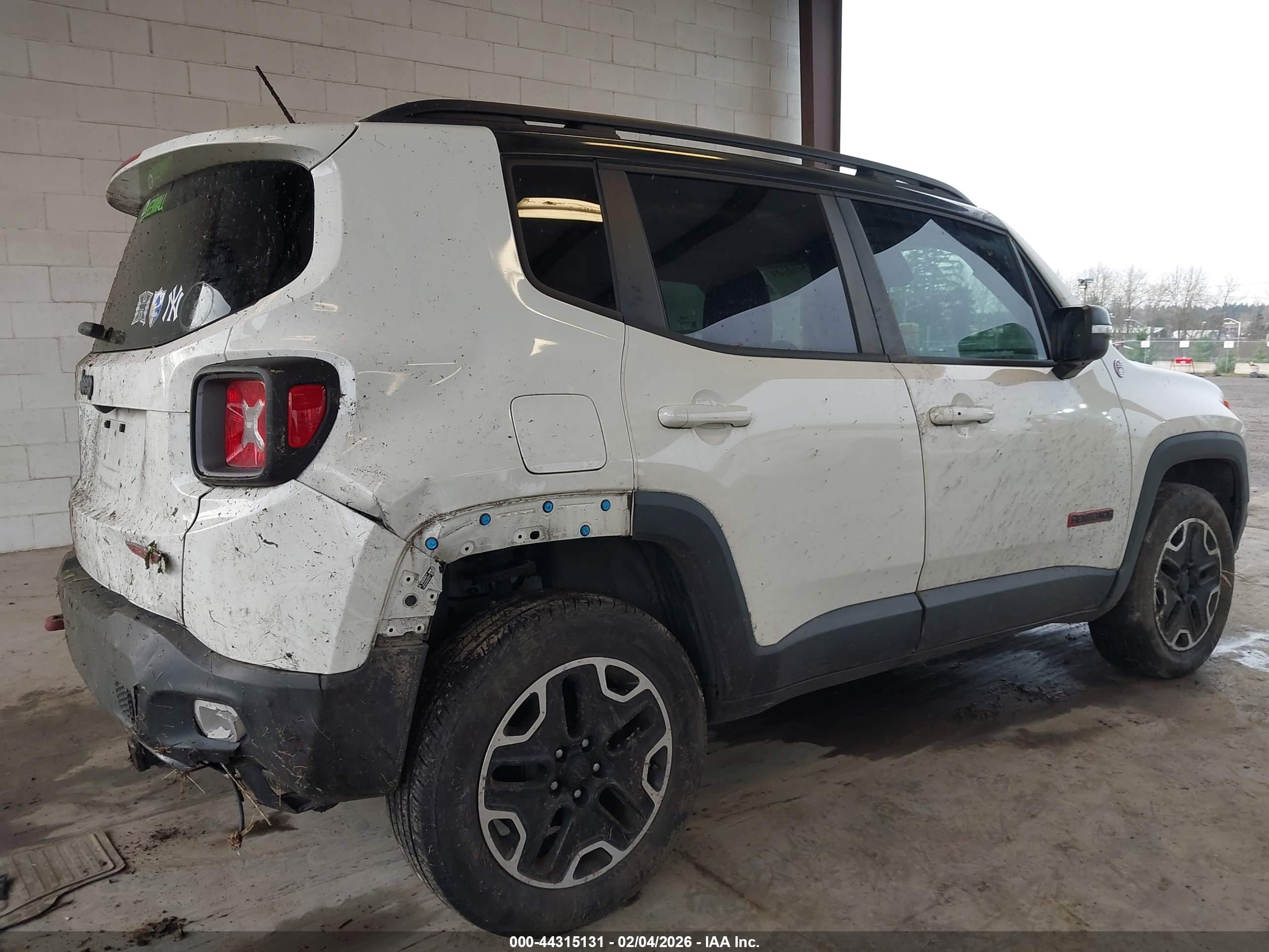 JEEP RENEGADE image 6