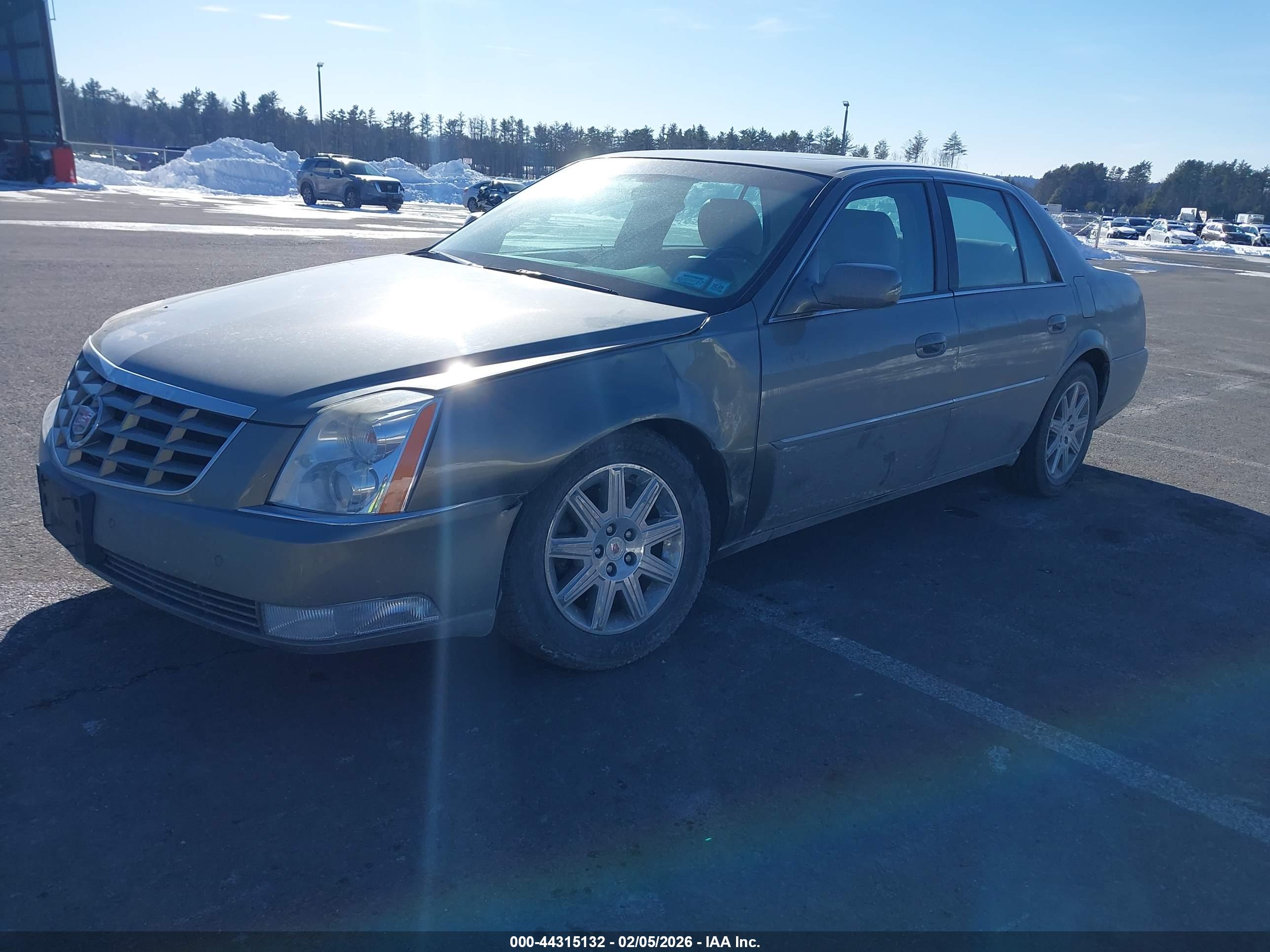 CADILLAC DTS image 2