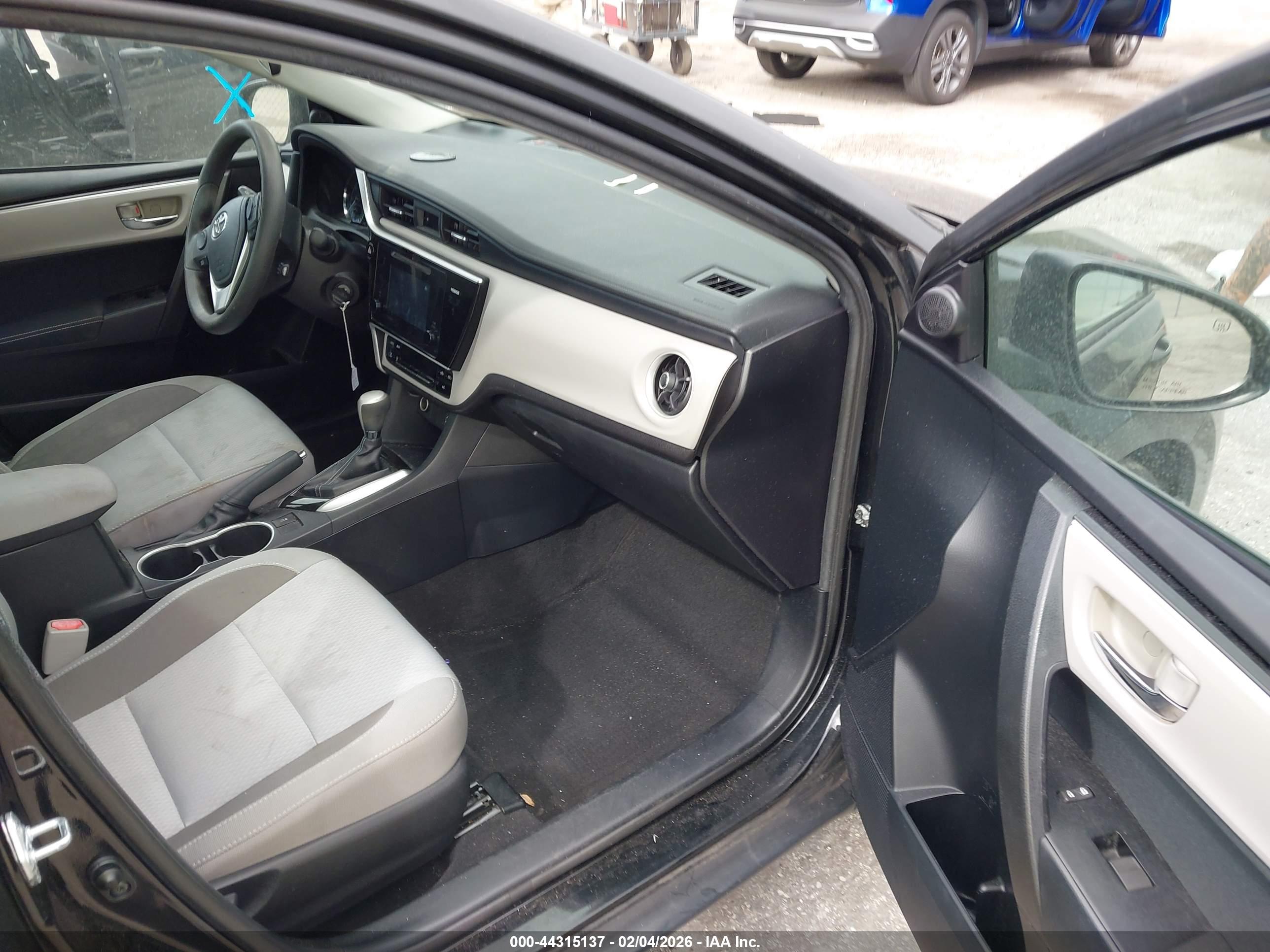 TOYOTA COROLLA image 5