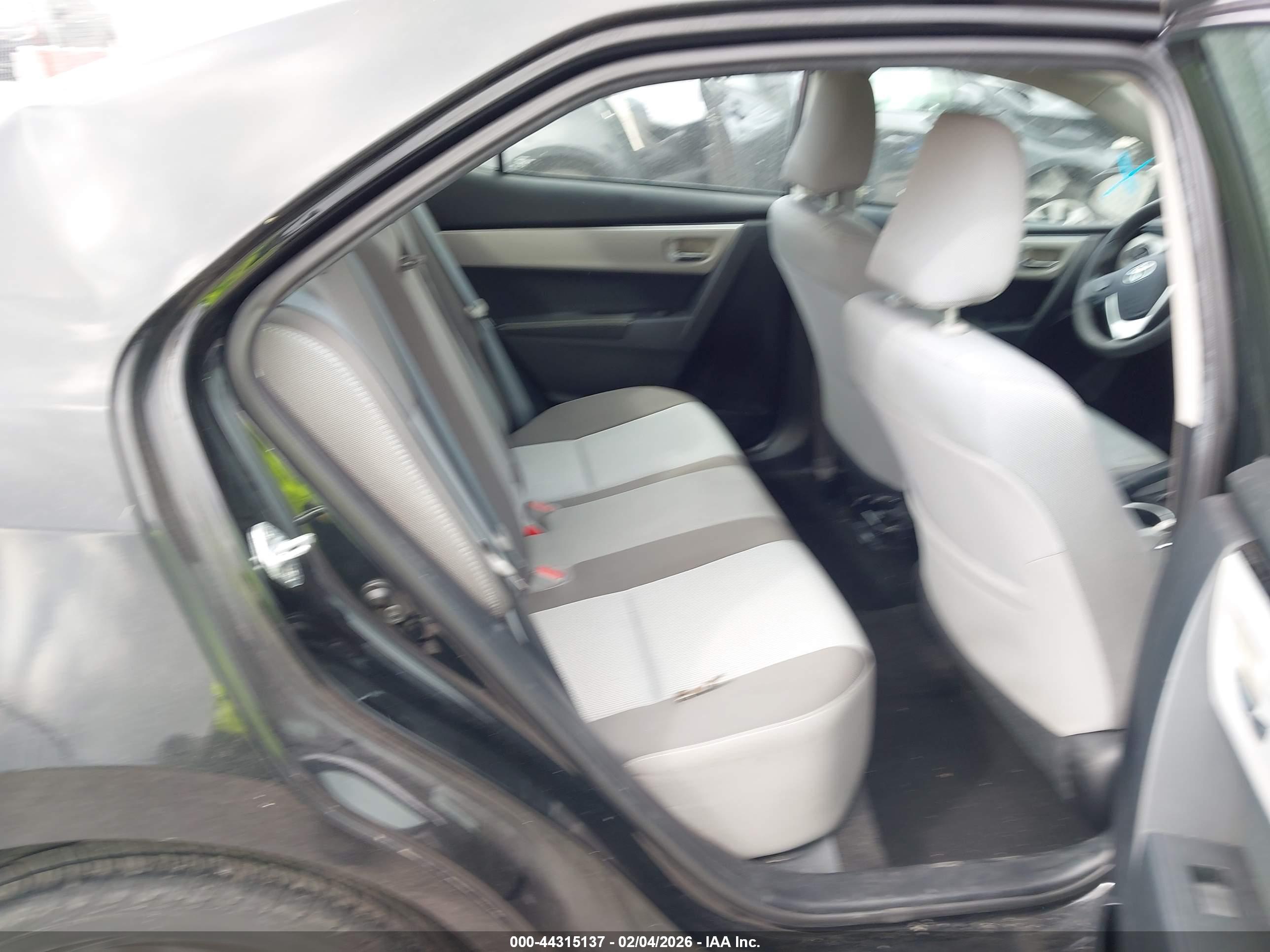 TOYOTA COROLLA image 8