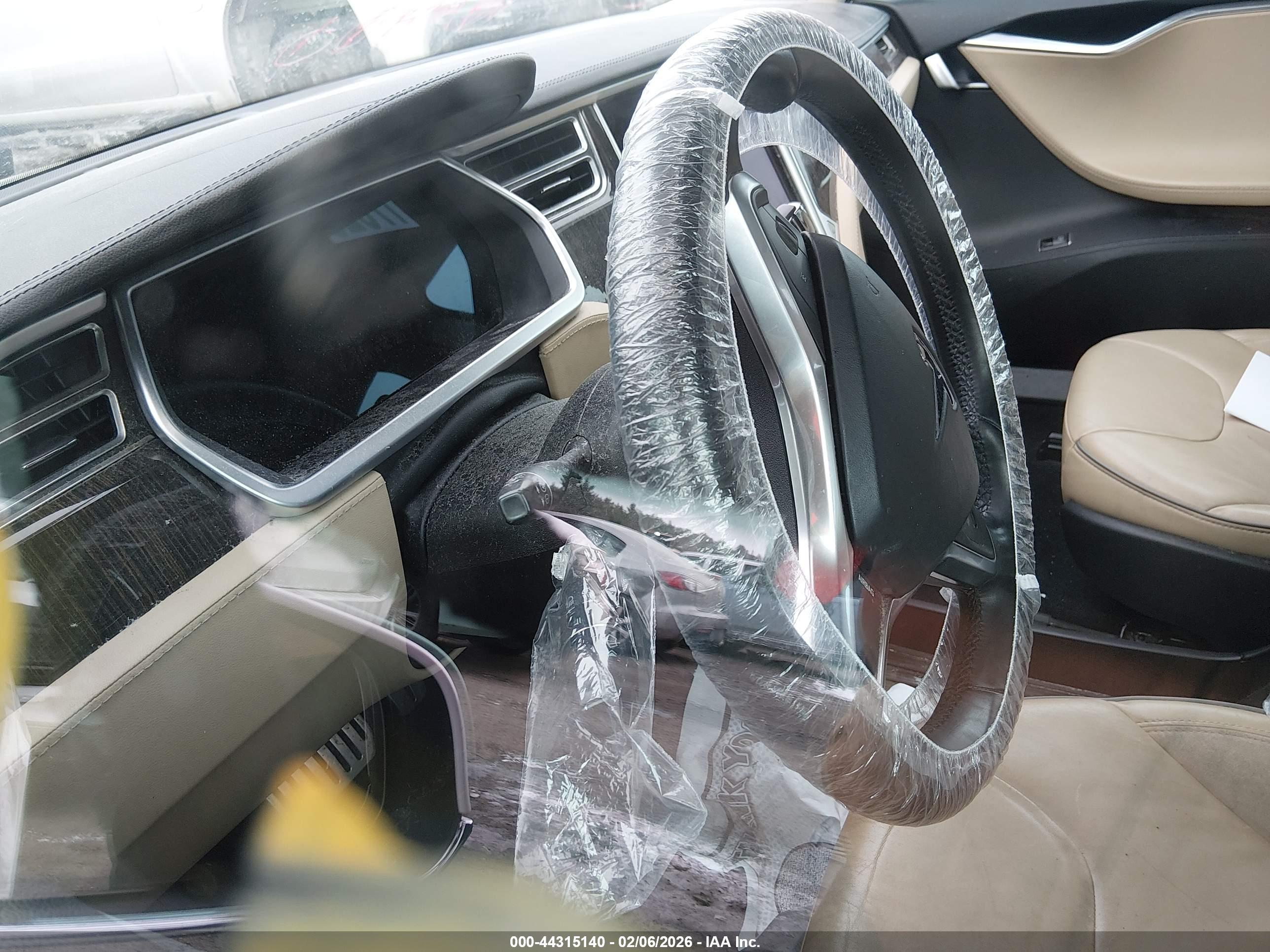 TESLA MODEL image 7