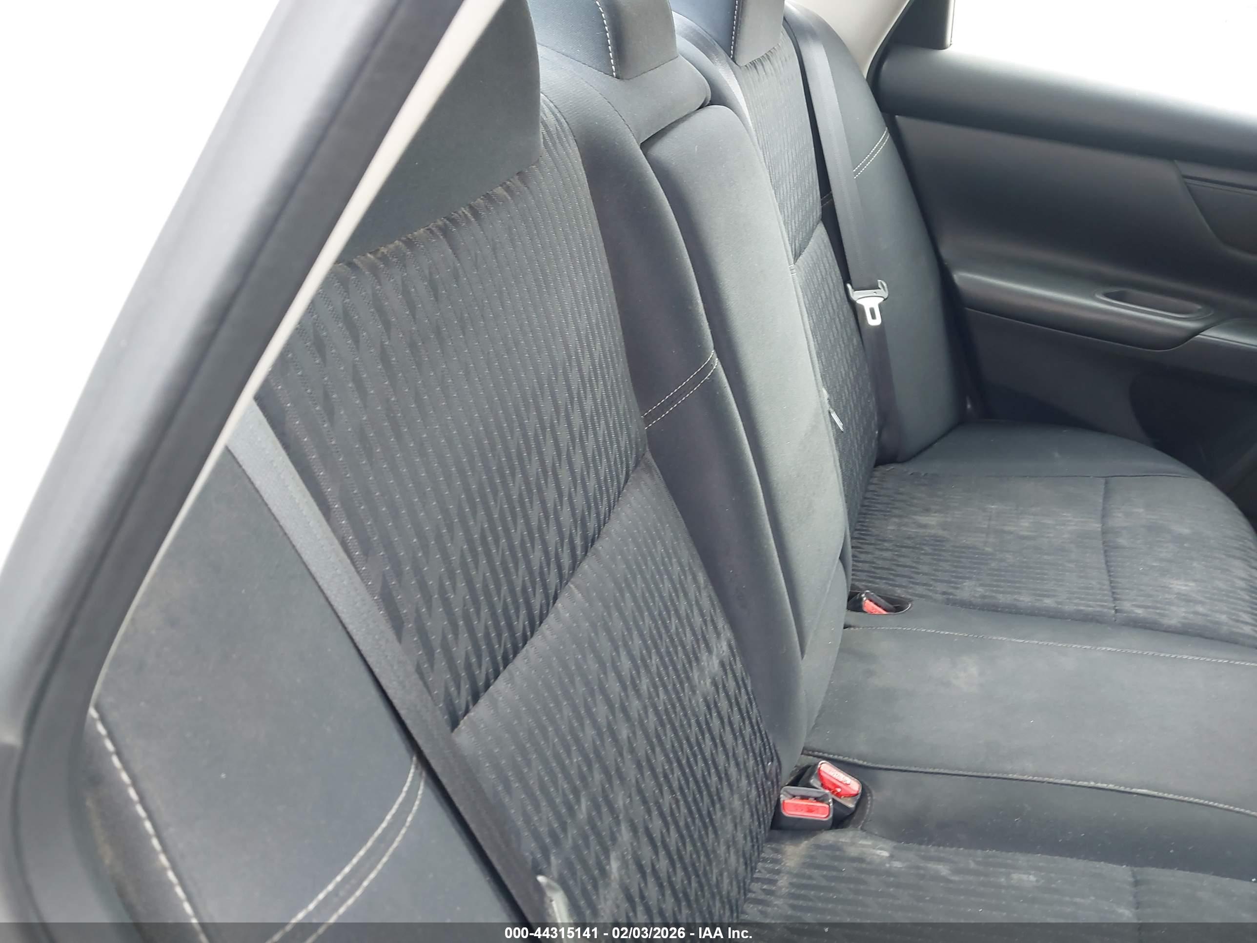 NISSAN ALTIMA image 8