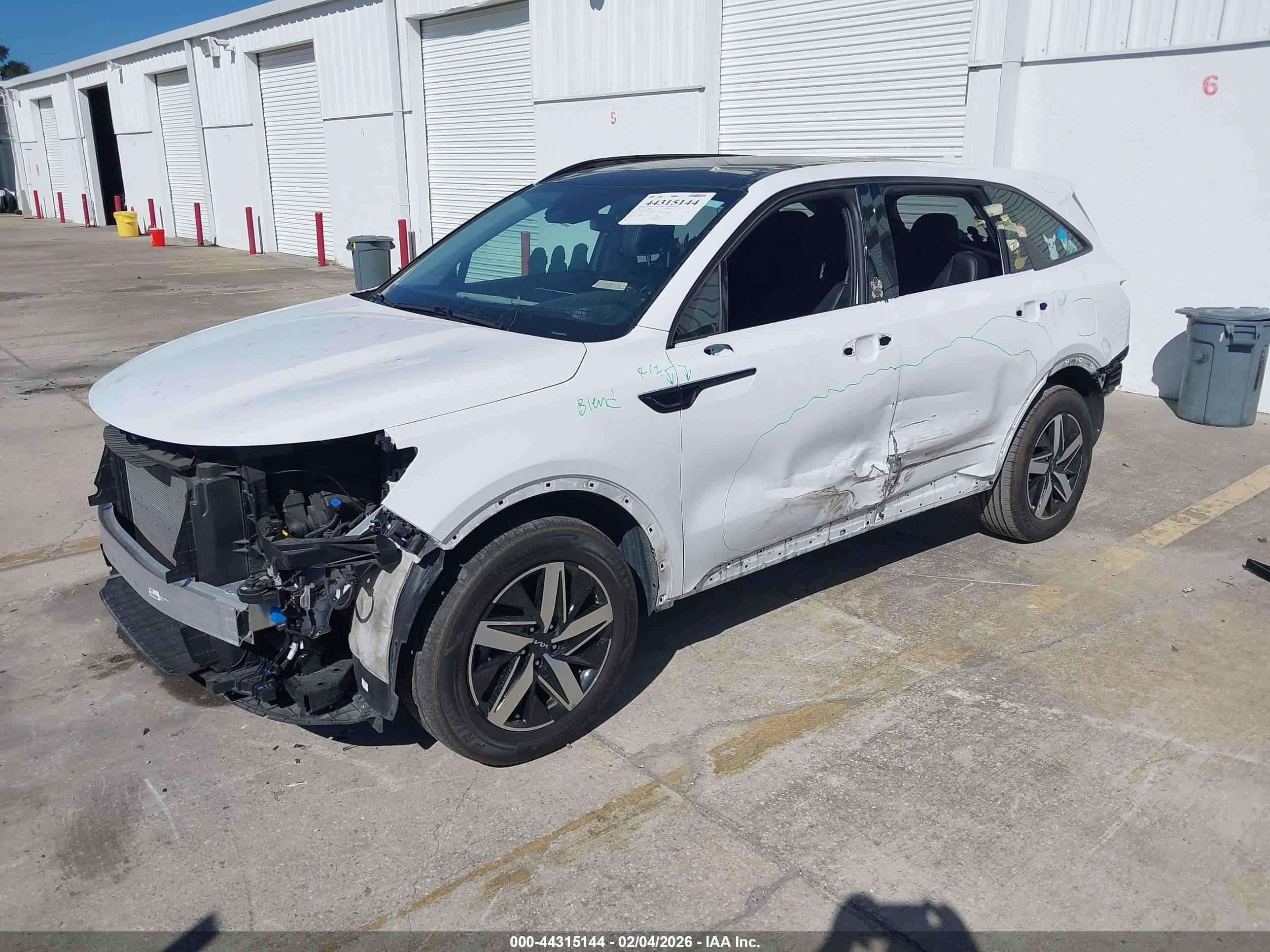 KIA SORENTO image 2