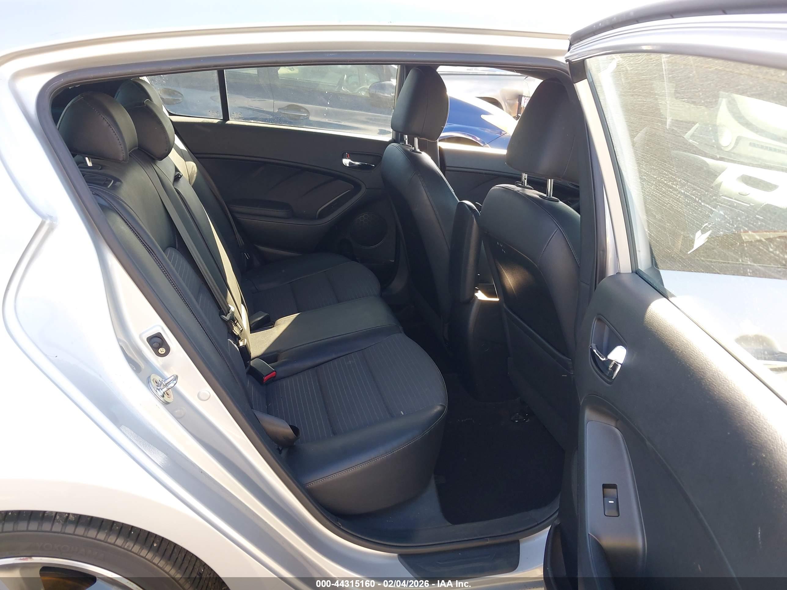 KIA FORTE image 8