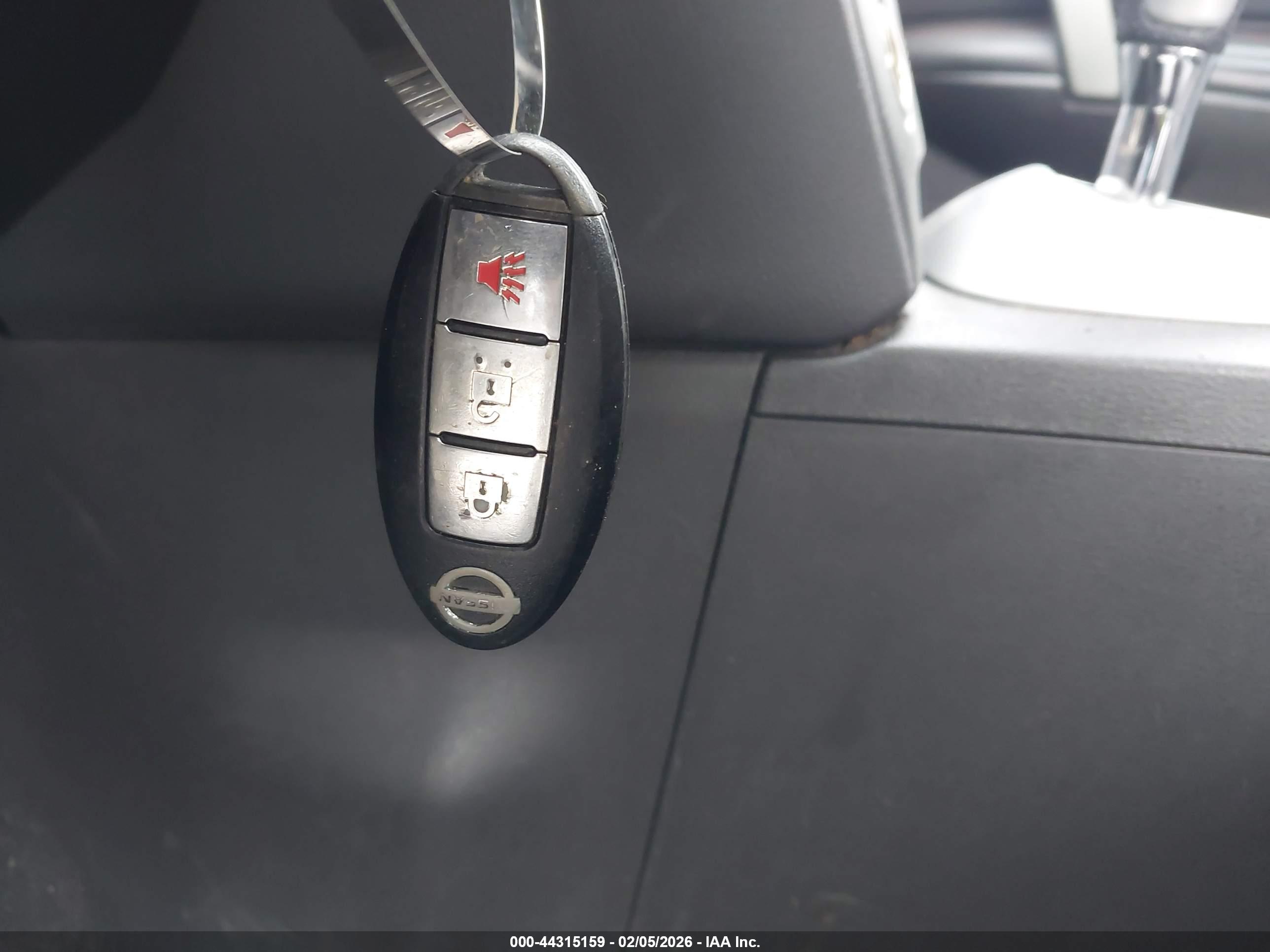 NISSAN ROGUE image 11