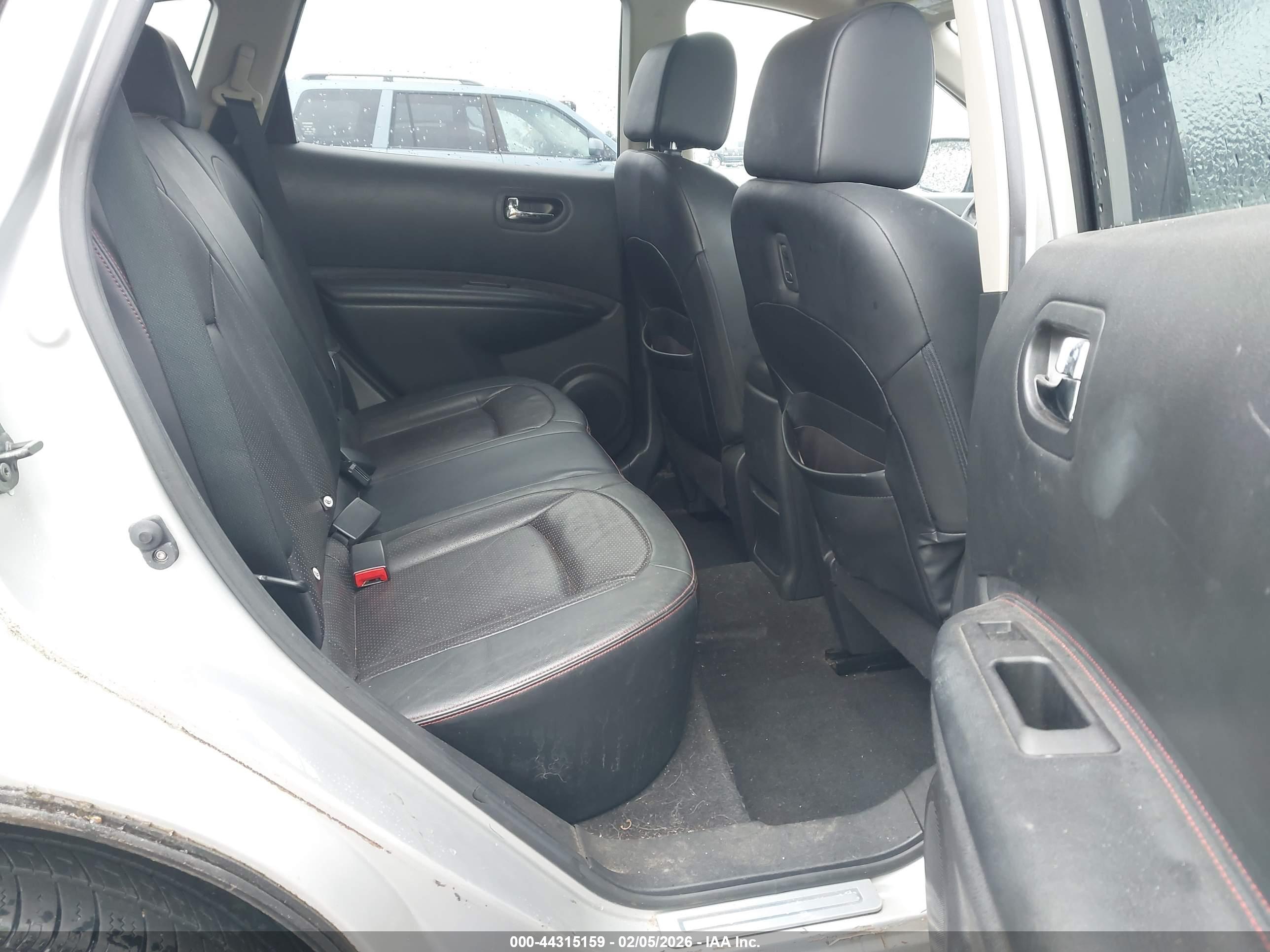 NISSAN ROGUE image 8