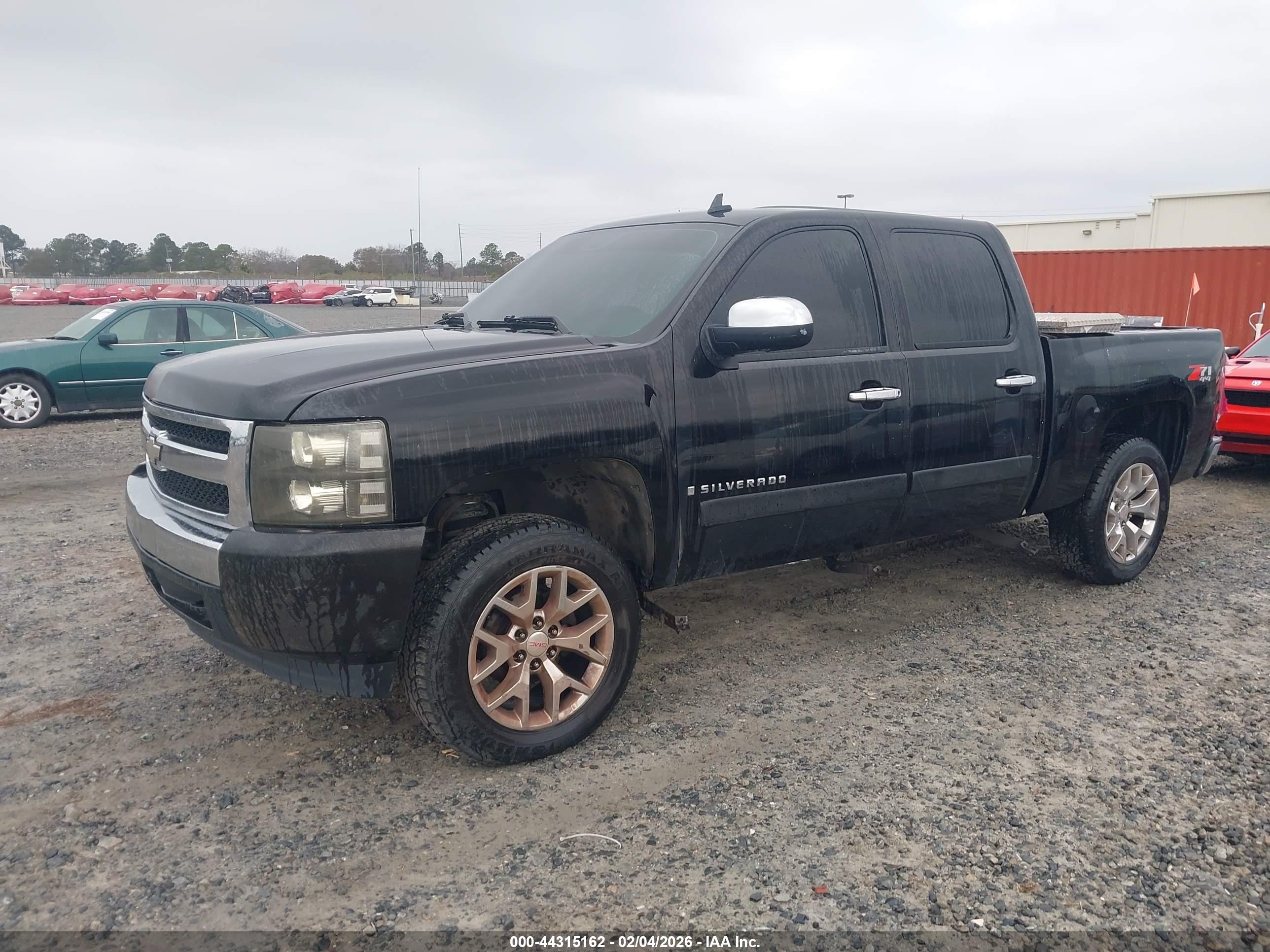 CHEVROLET SILVERADO image 6