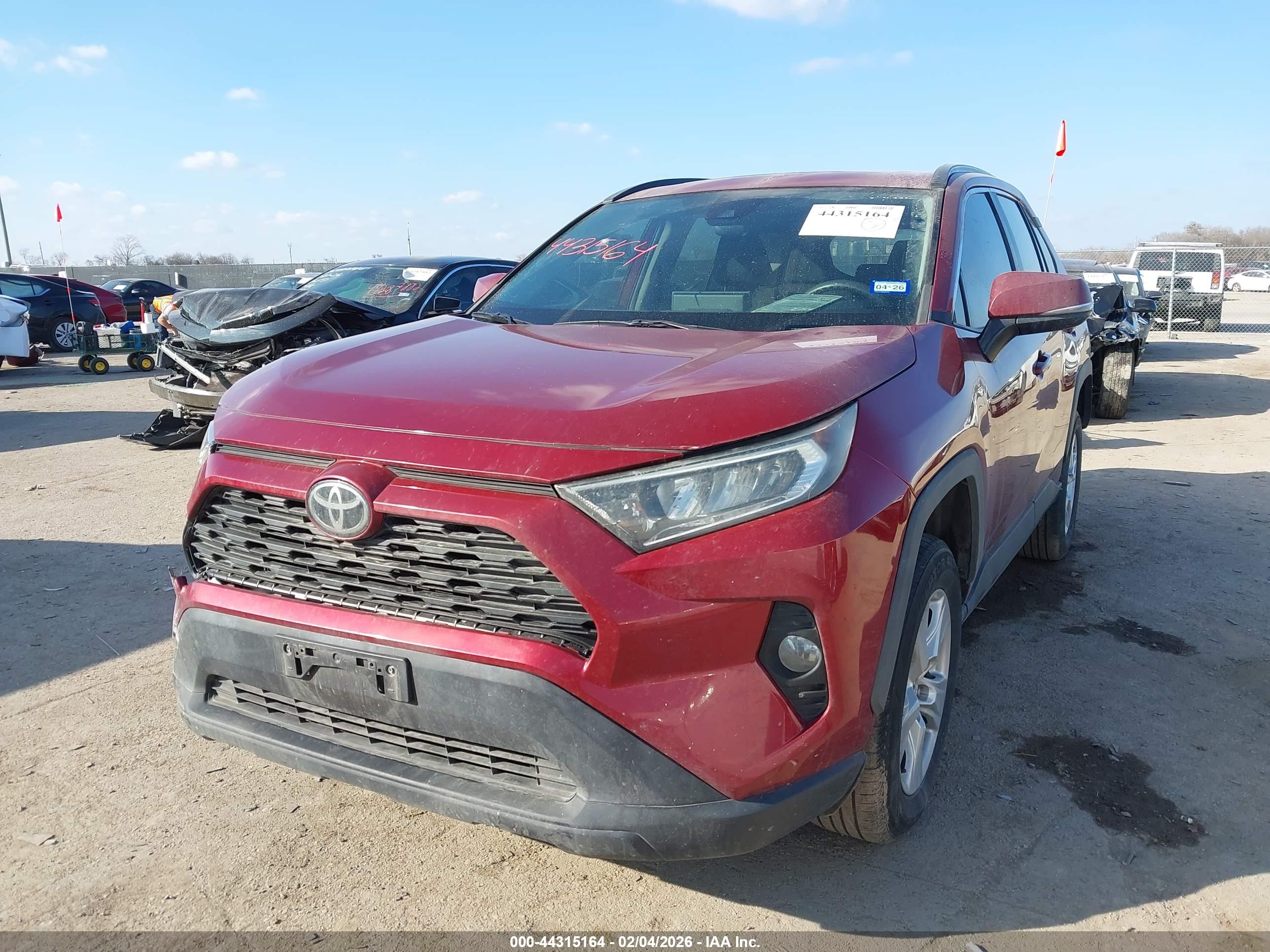 TOYOTA RAV4 image 2