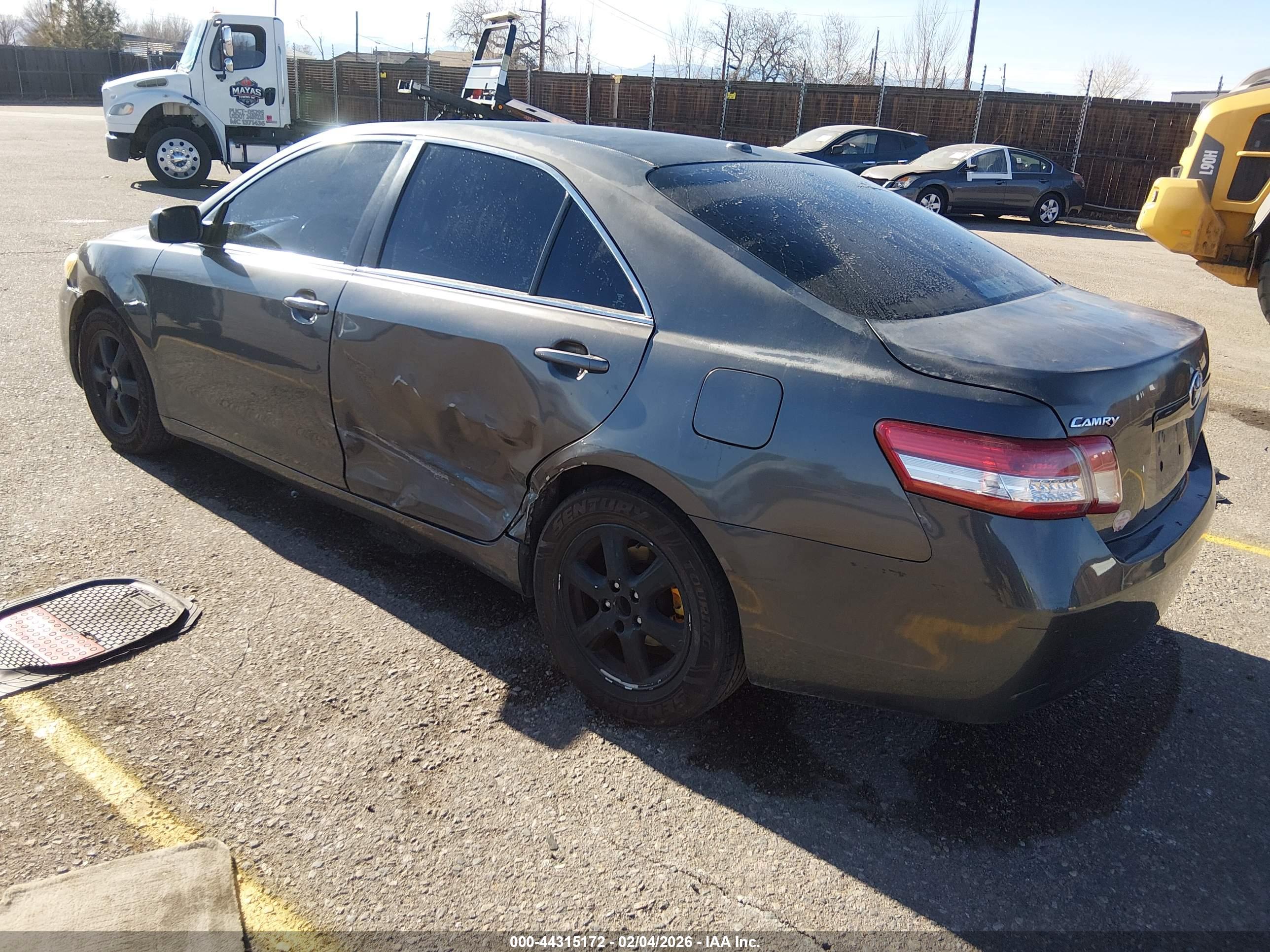 TOYOTA CAMRY image 3