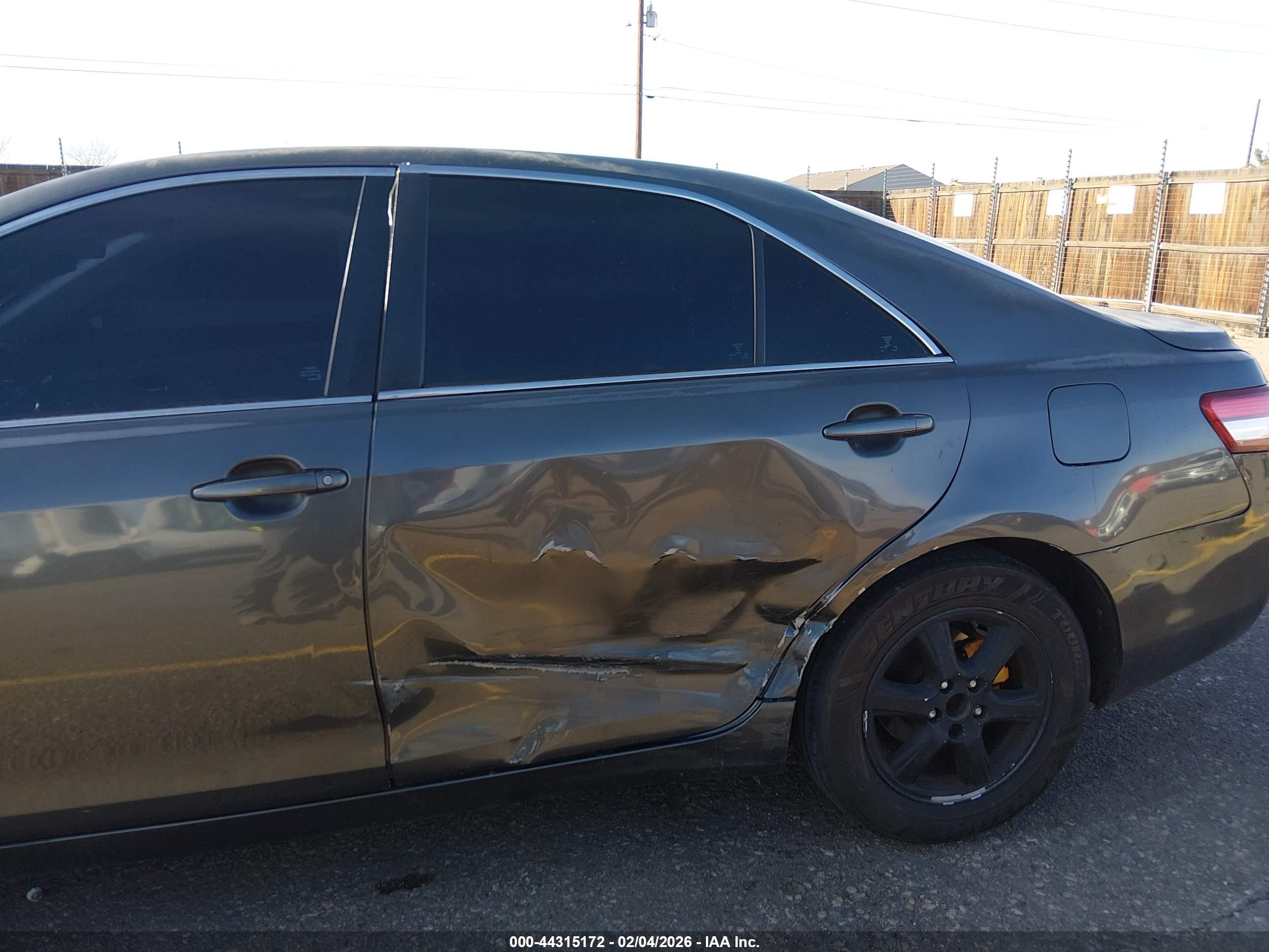 TOYOTA CAMRY image 6