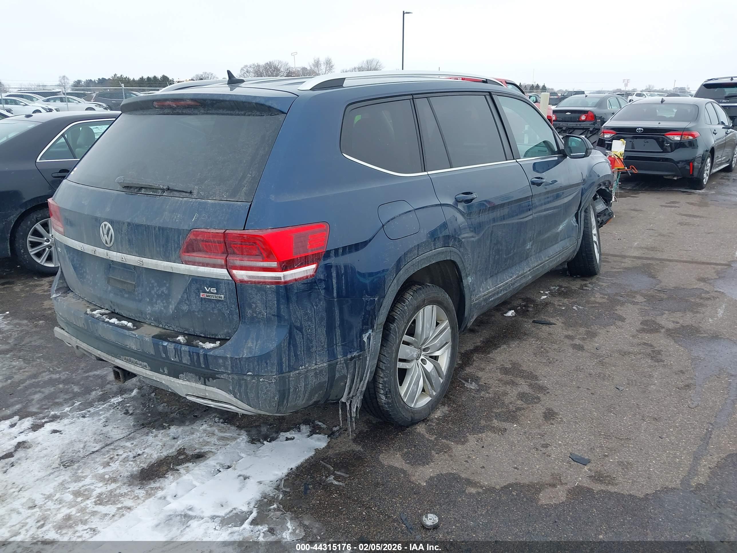 VOLKSWAGEN ATLAS image 4