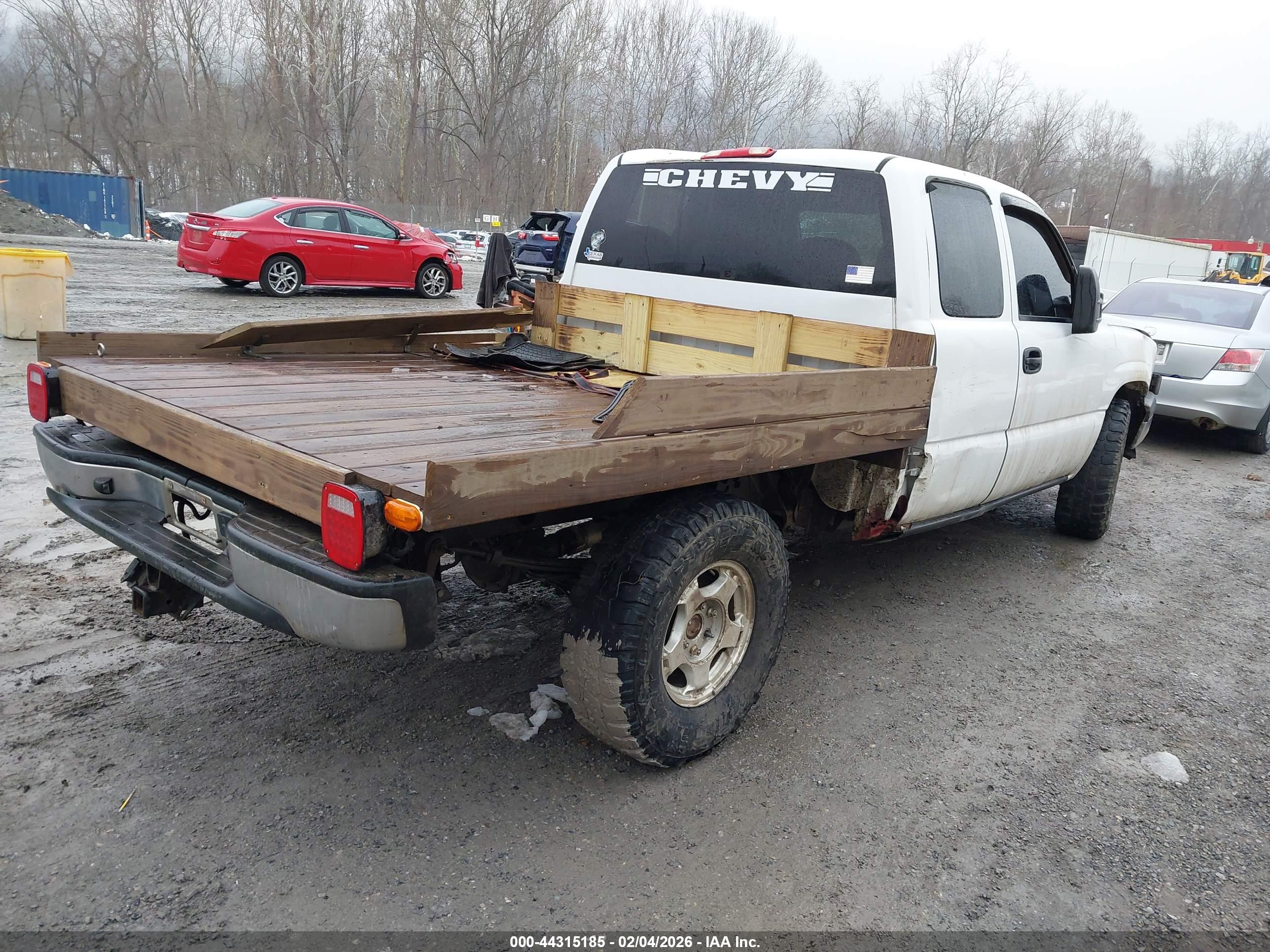 CHEVROLET SILVERADO image 4