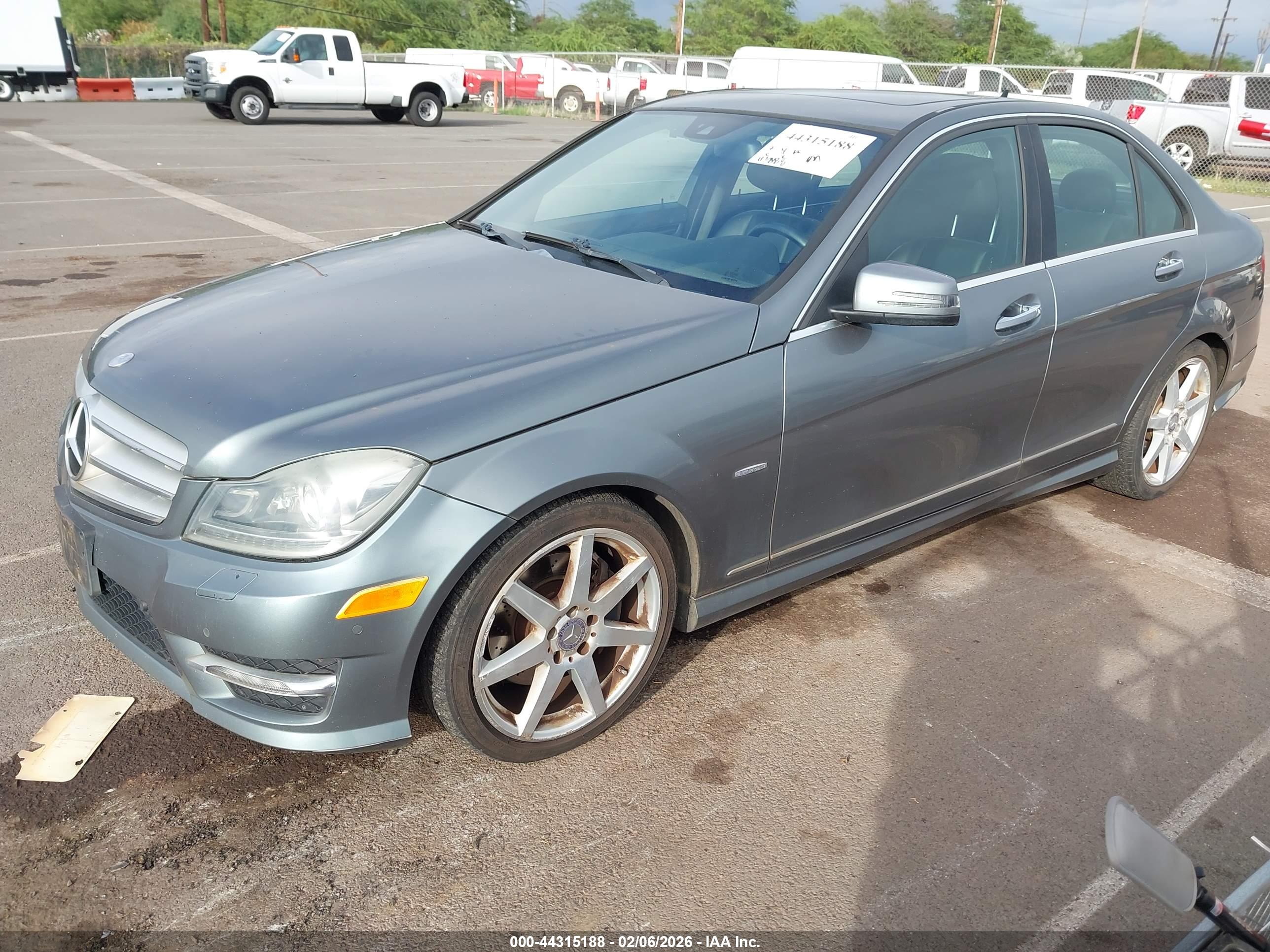 MERCEDES-BENZ C image 2