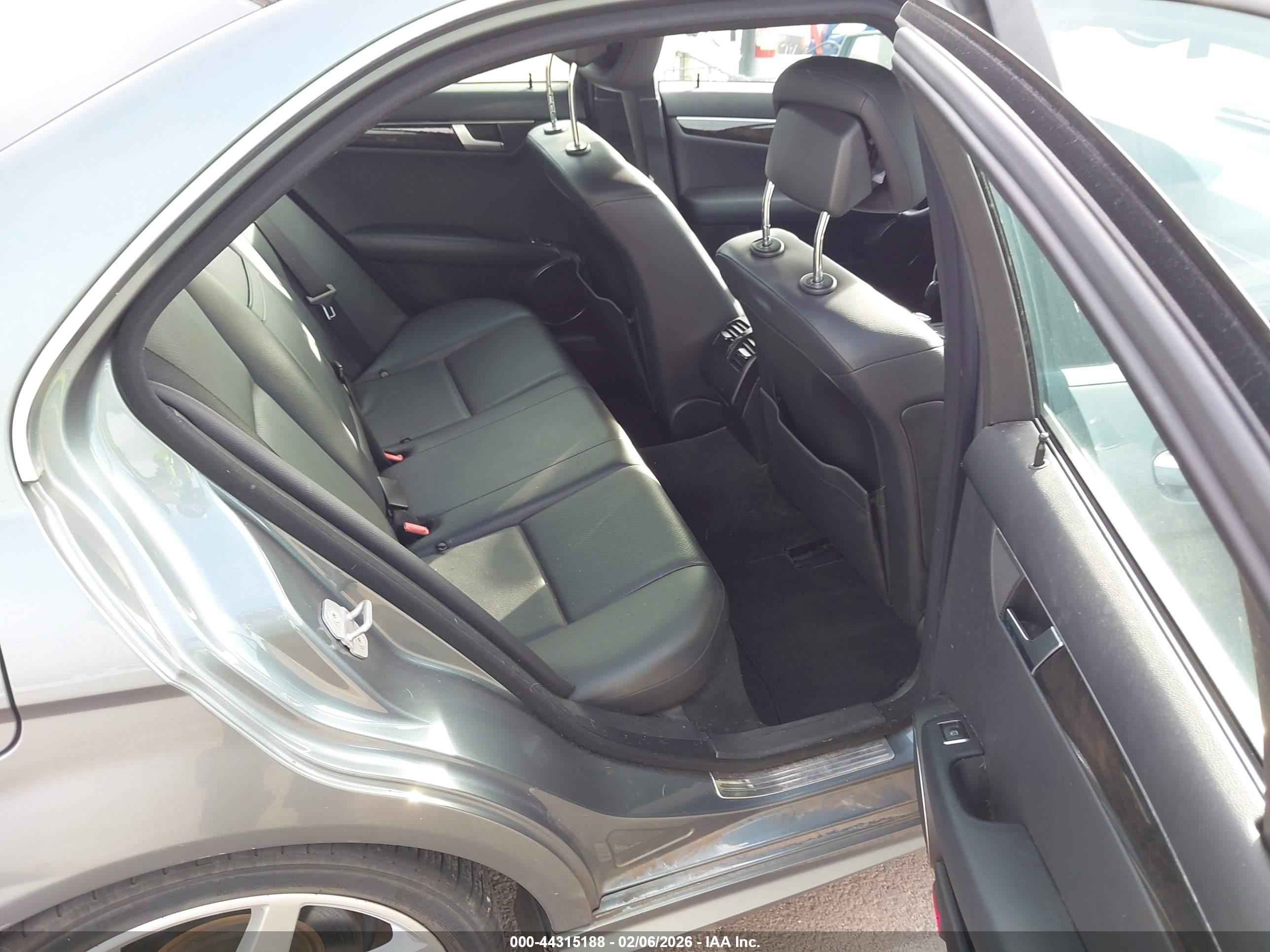 MERCEDES-BENZ C image 8