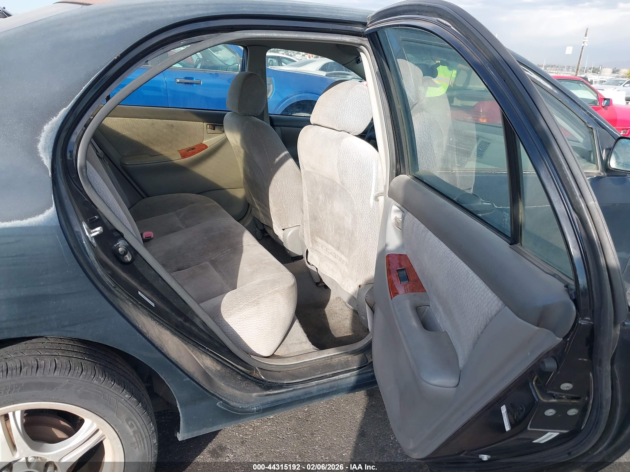 TOYOTA COROLLA image 8