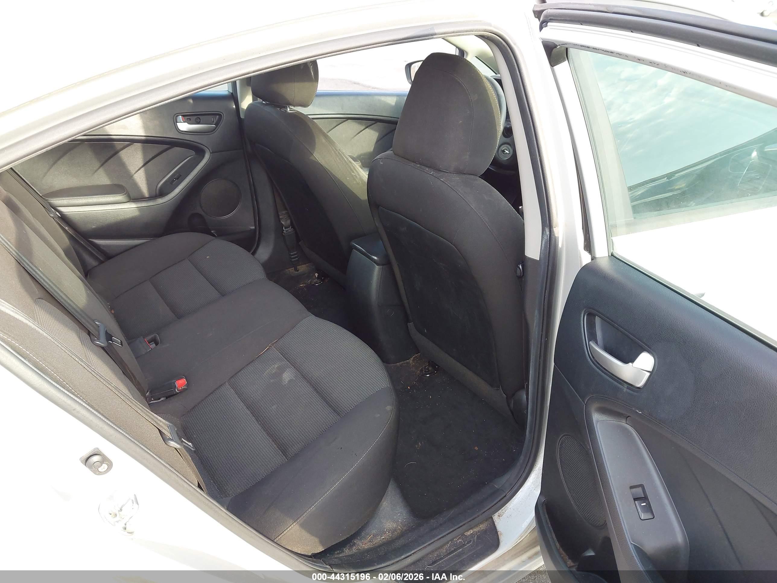 KIA FORTE image 8