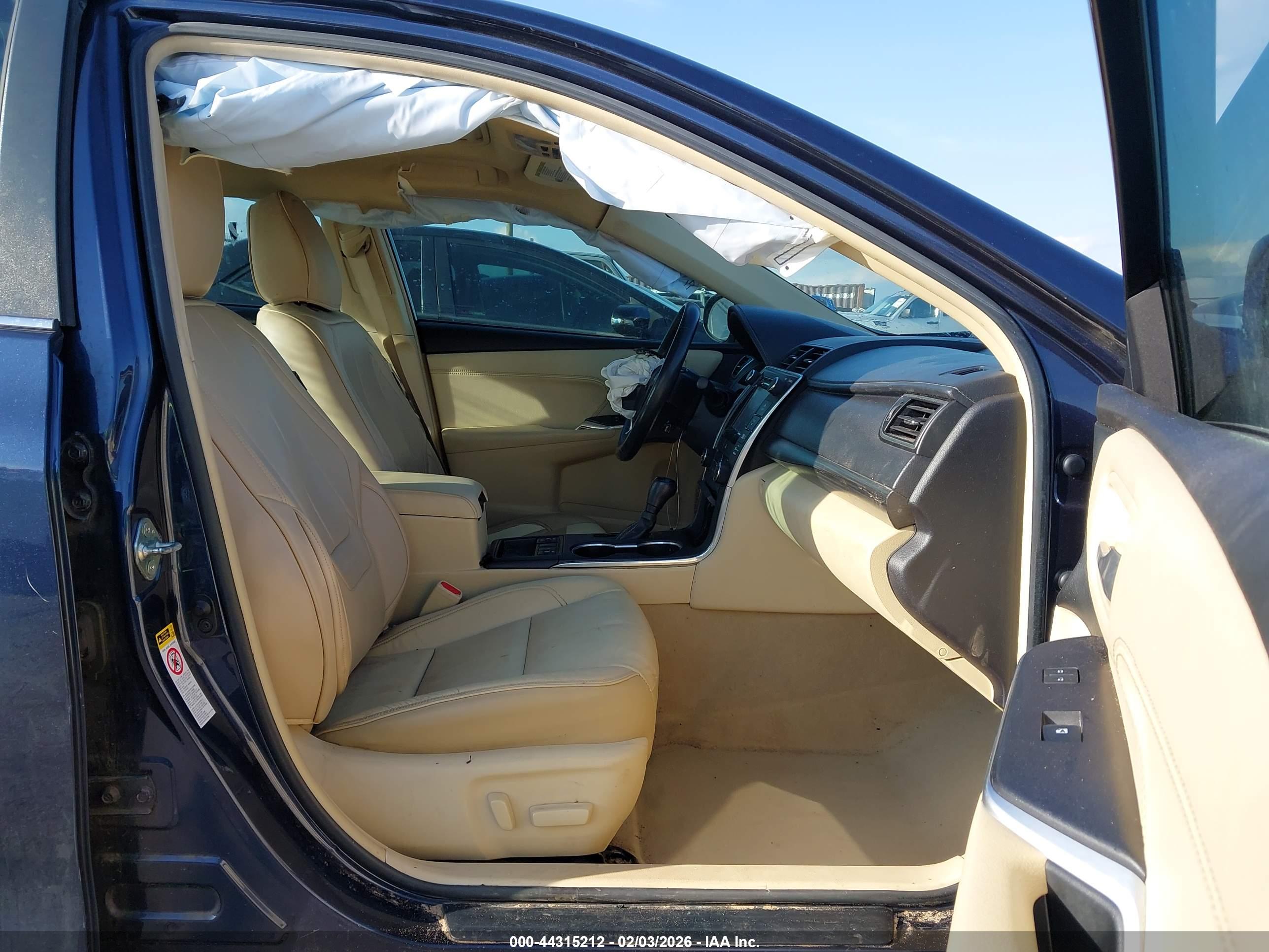 TOYOTA CAMRY image 5