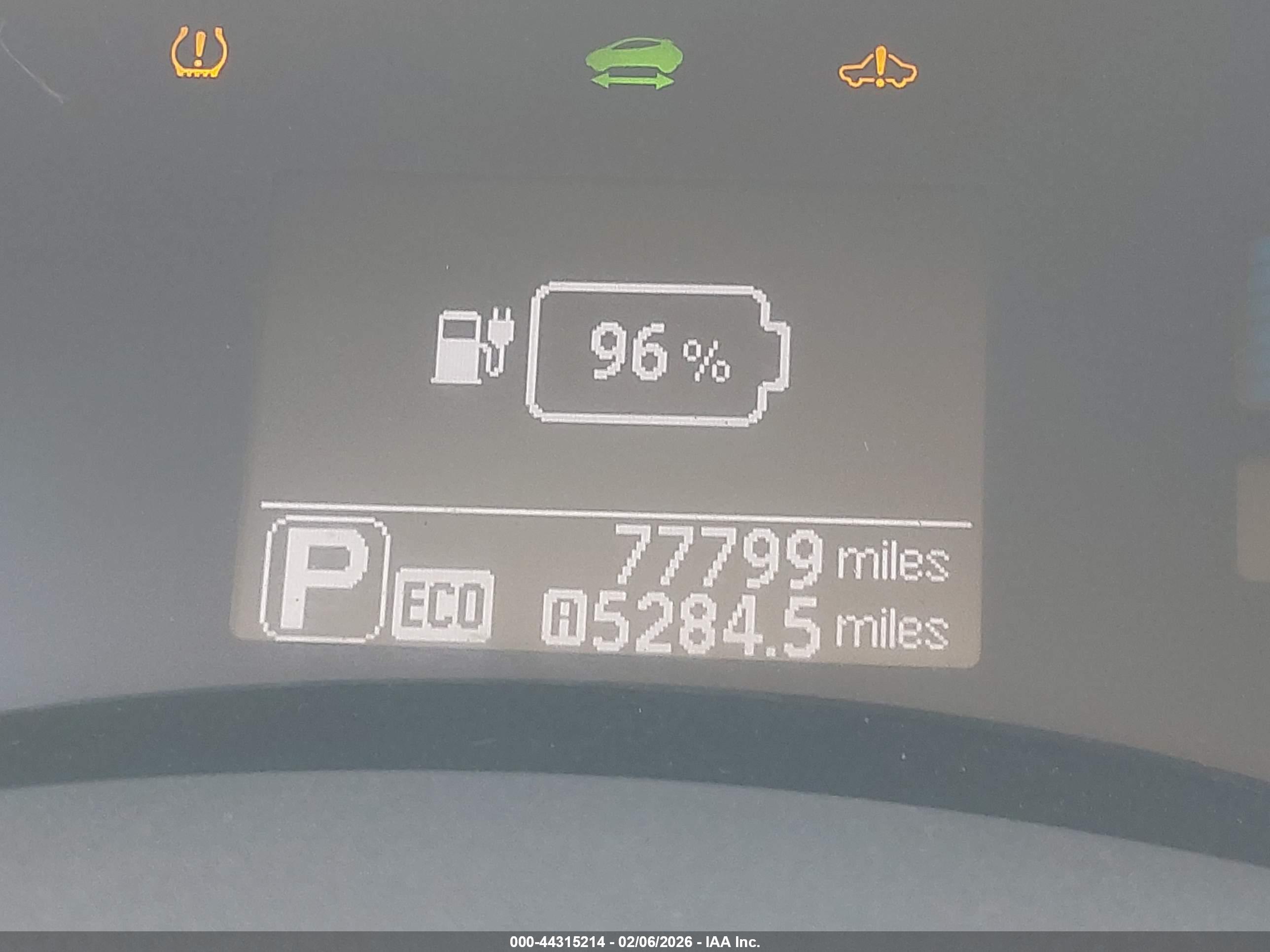 NISSAN LEAF image 7