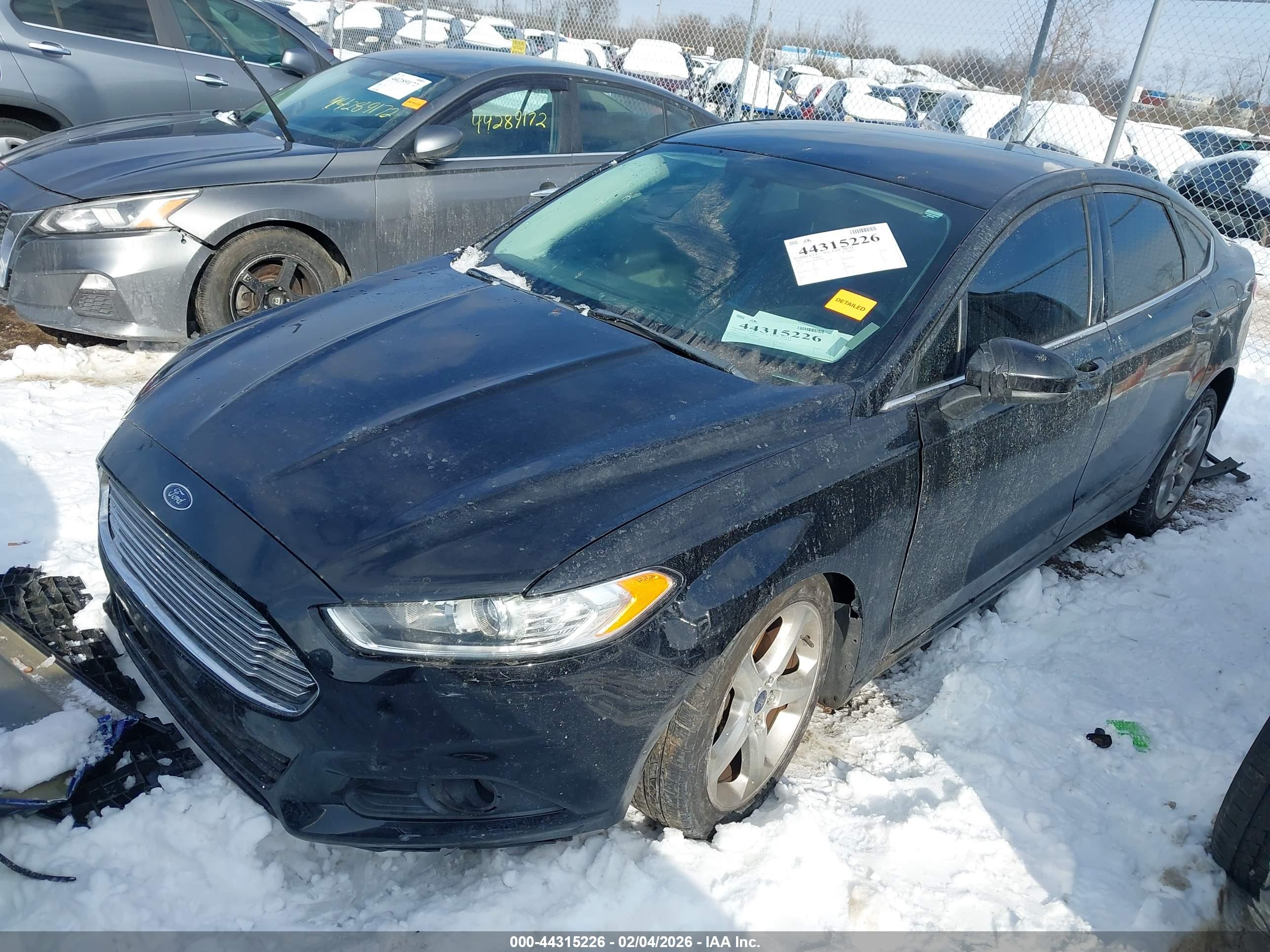 FORD FUSION image 2