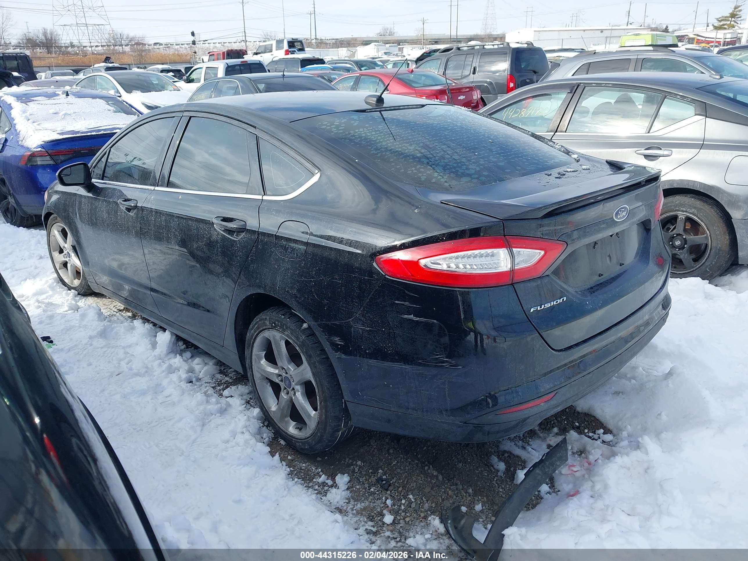 FORD FUSION image 3