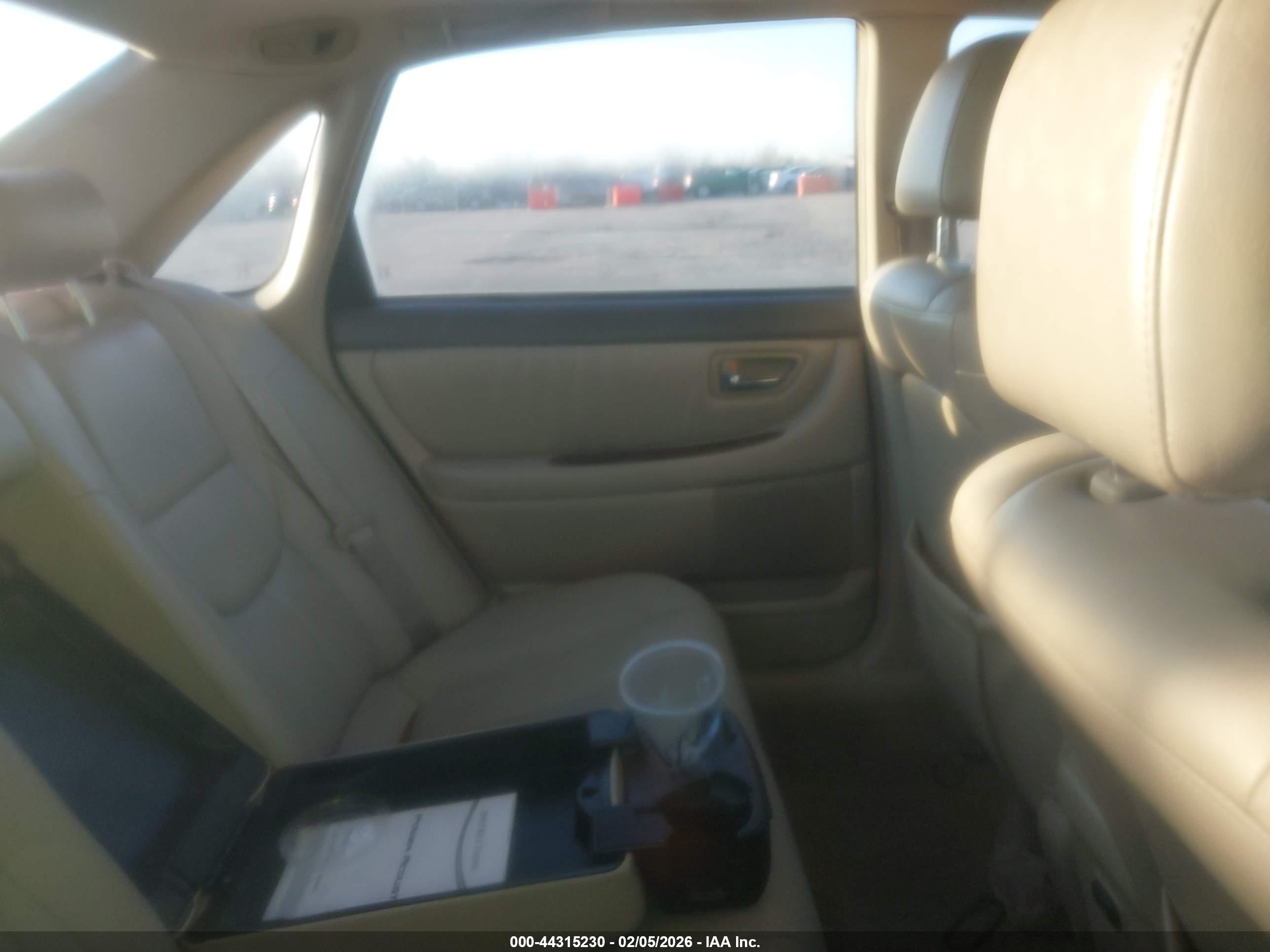 TOYOTA AVALON image 8