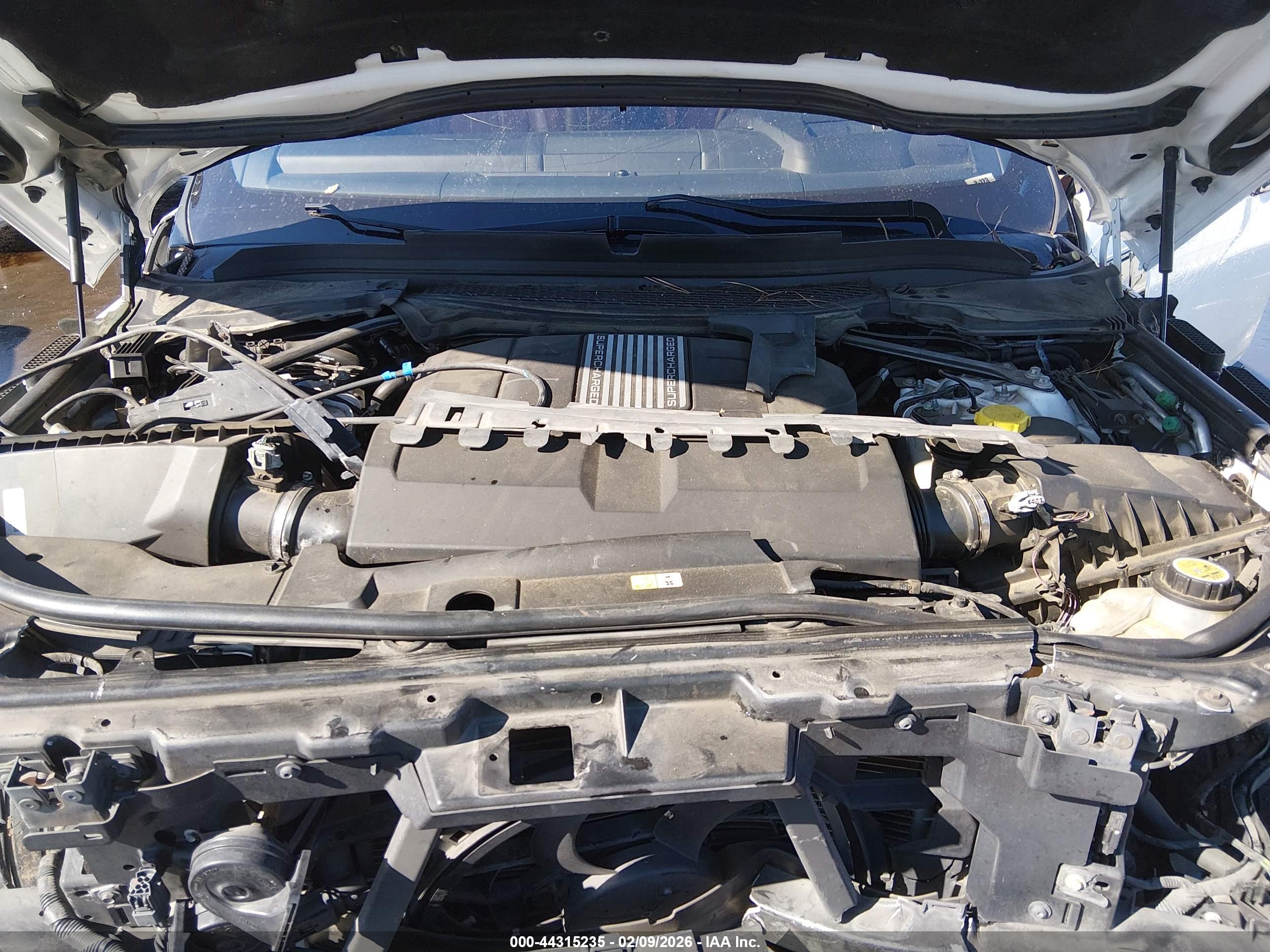 LAND ROVER image 10