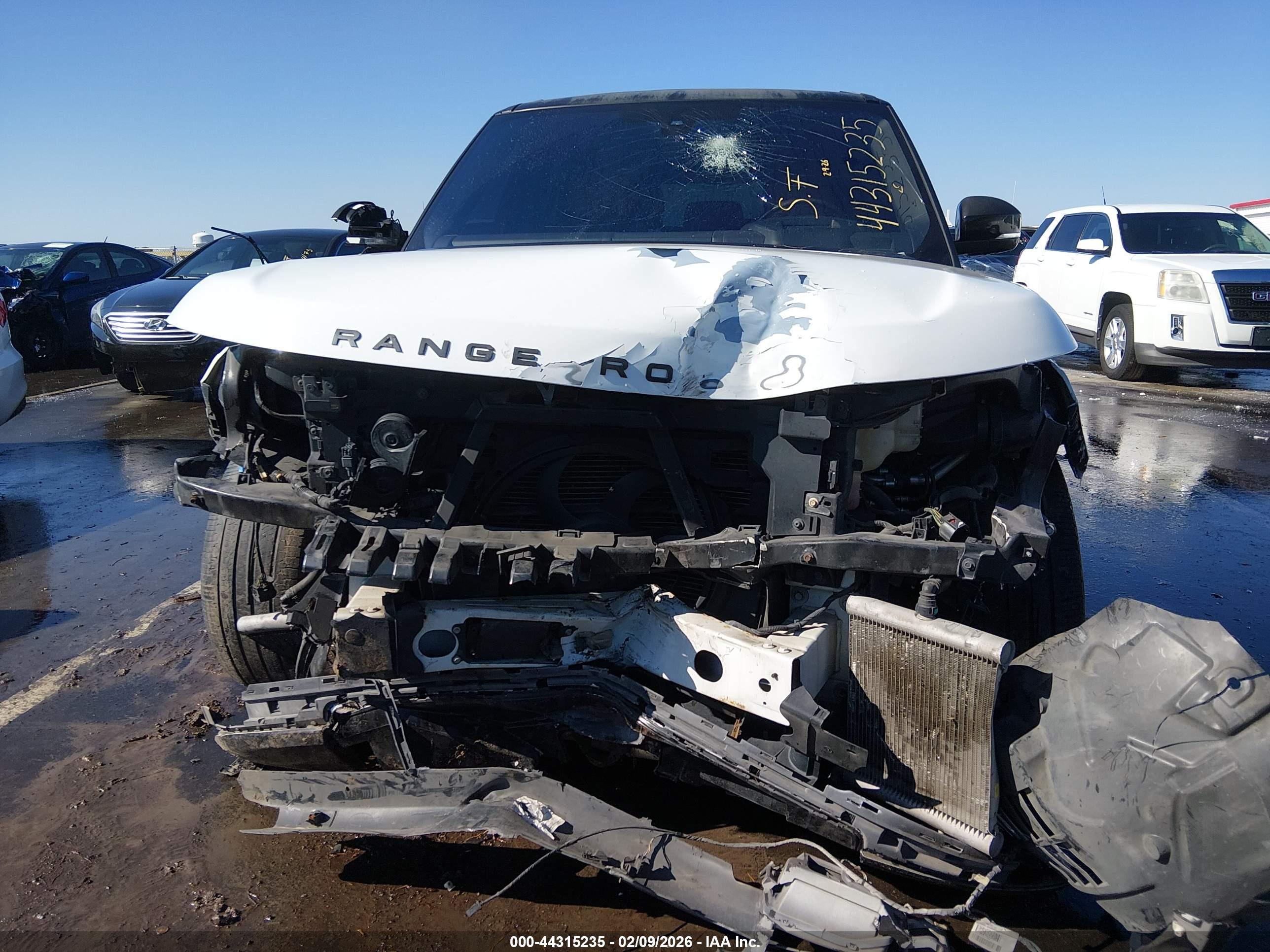 LAND ROVER image 6
