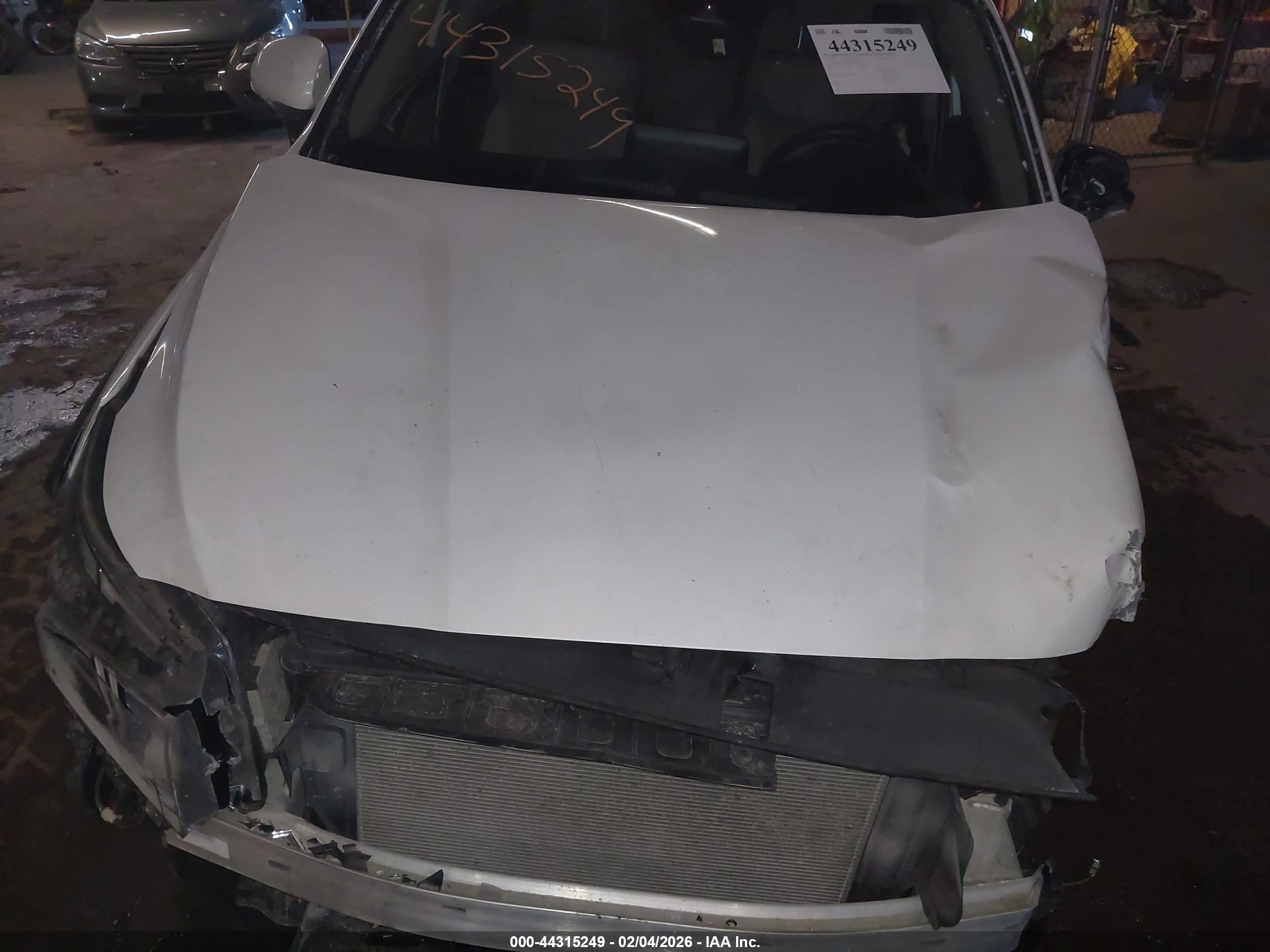 HYUNDAI SANTA image 10