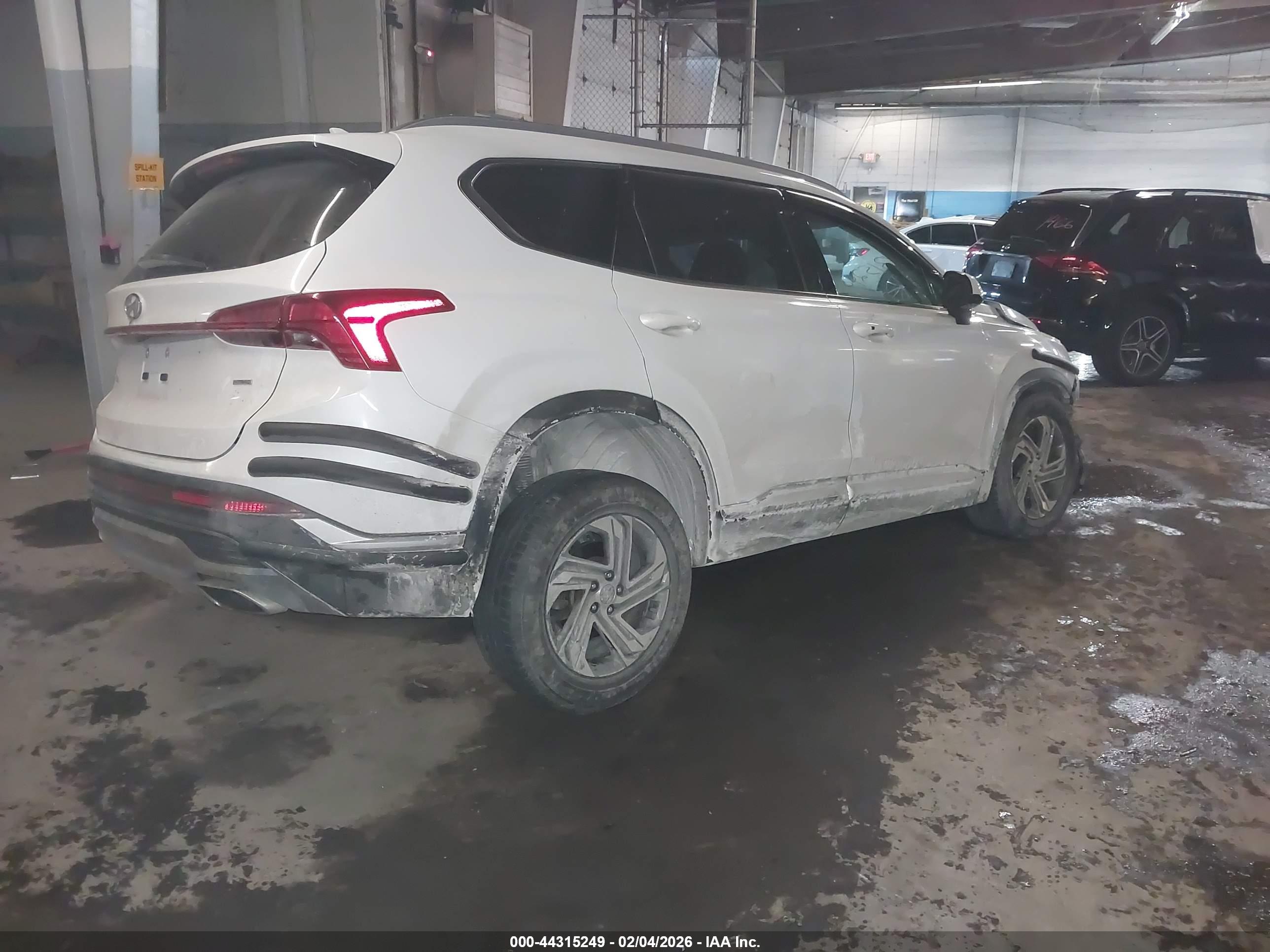 HYUNDAI SANTA image 4