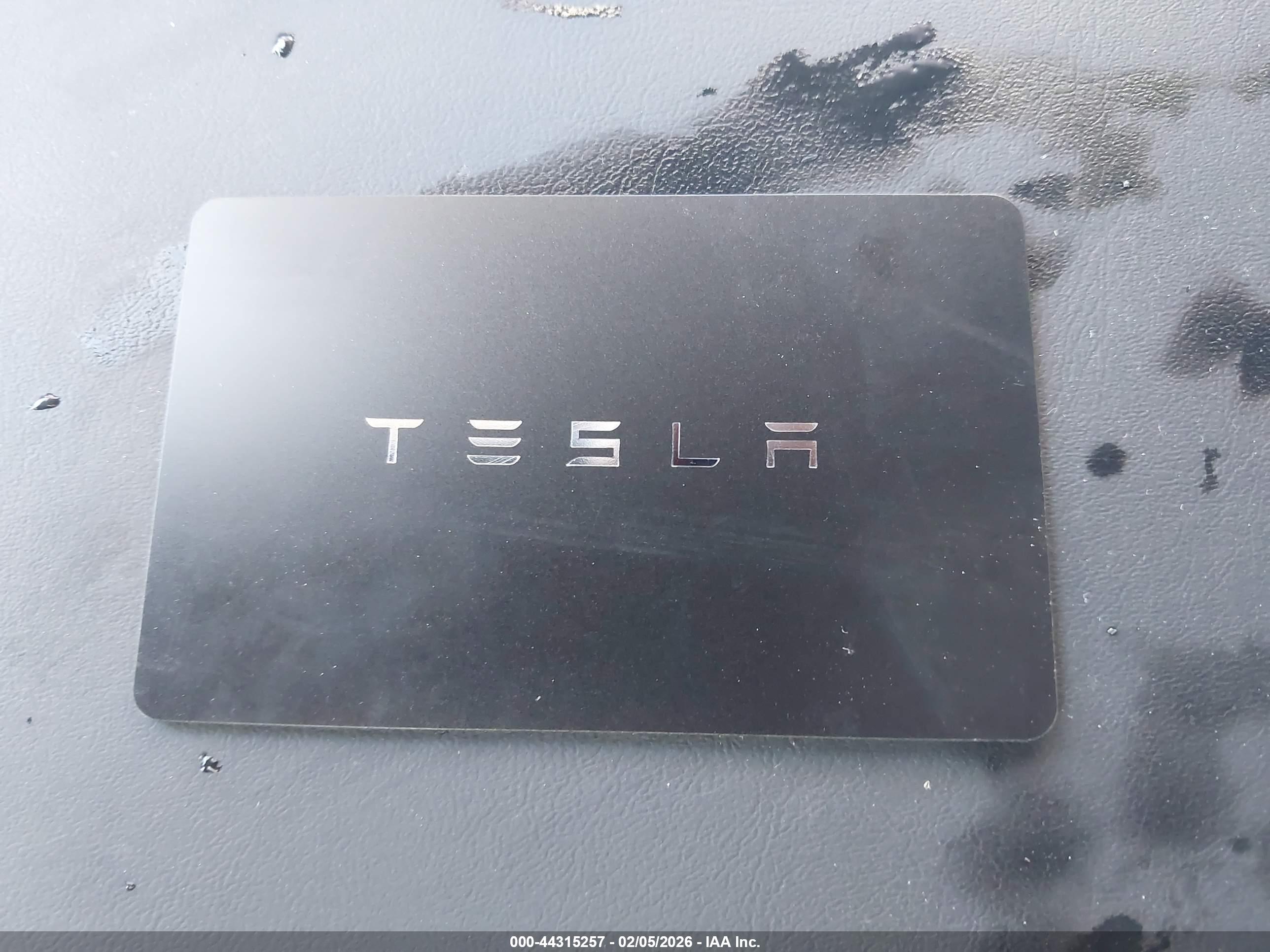 TESLA MODEL image 11