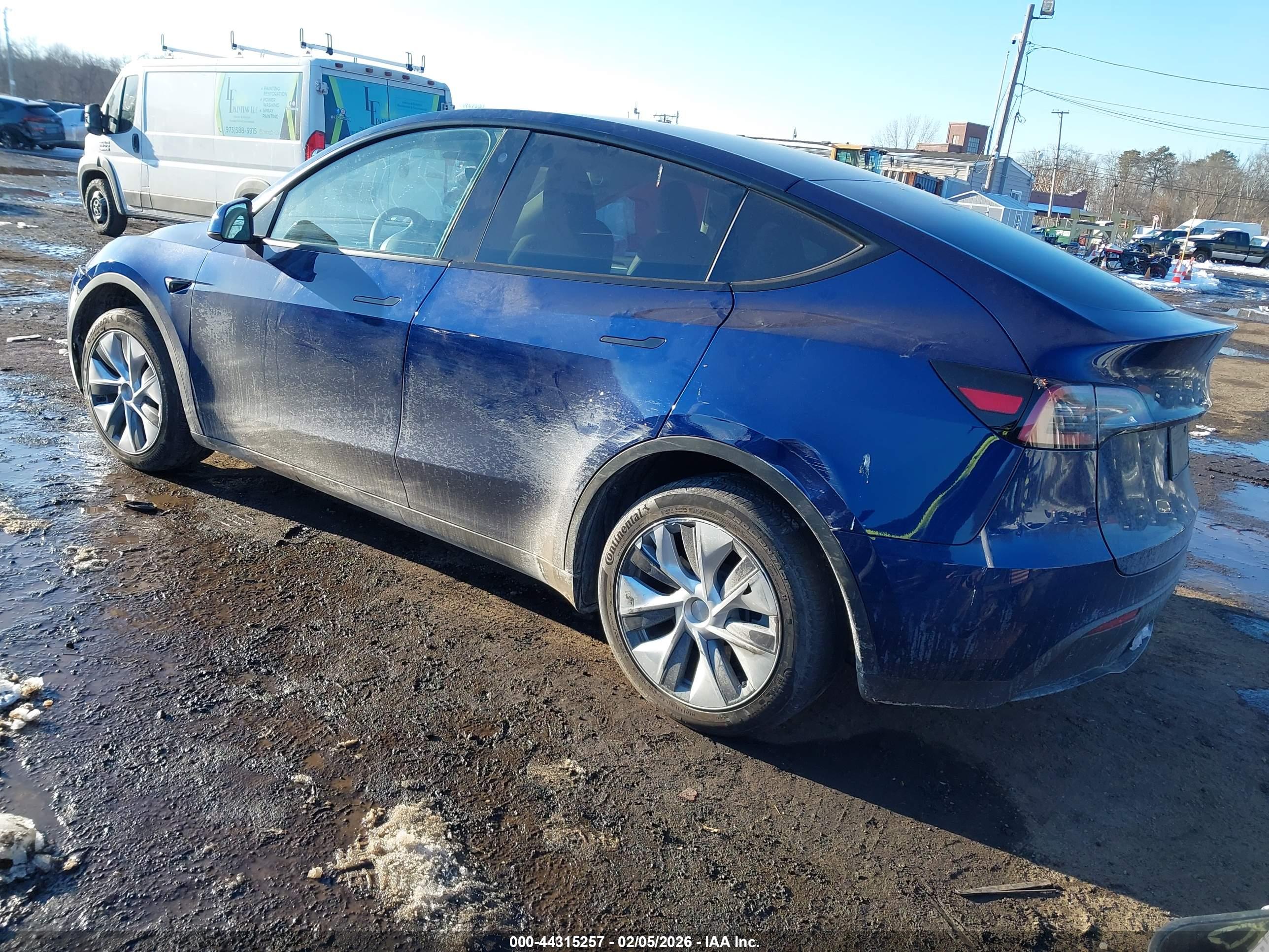 TESLA MODEL image 3