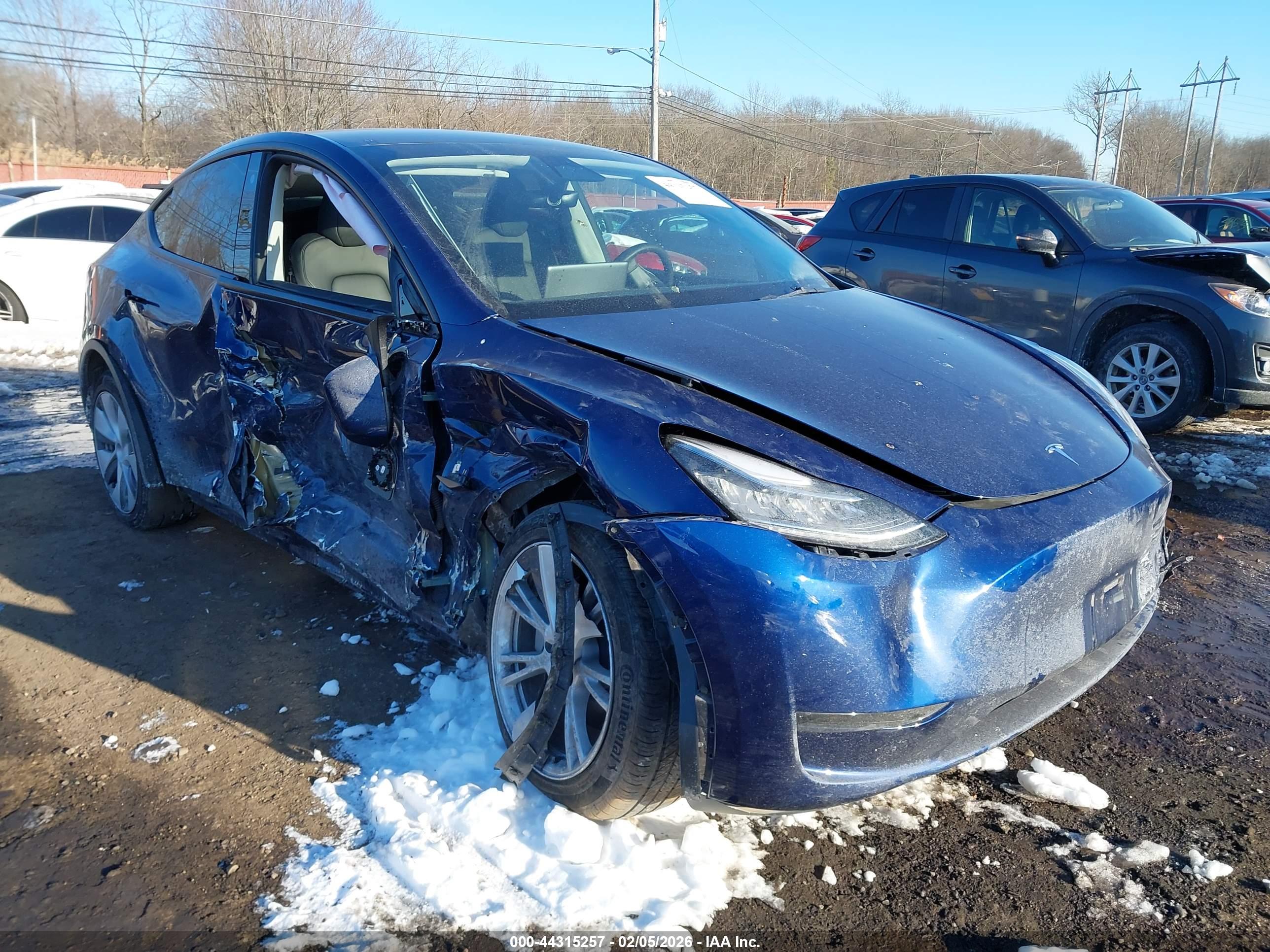 TESLA MODEL image 6