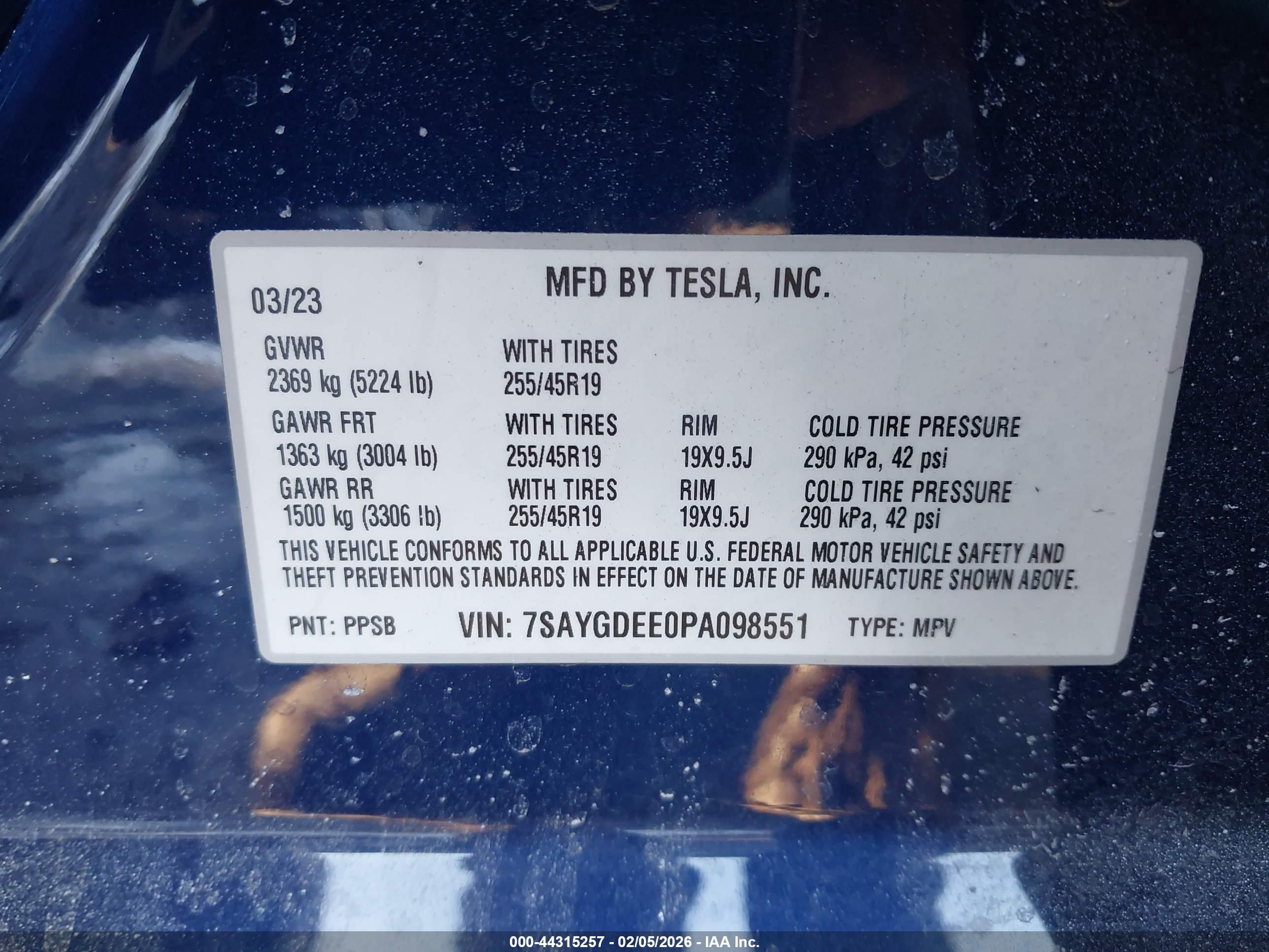 TESLA MODEL image 9