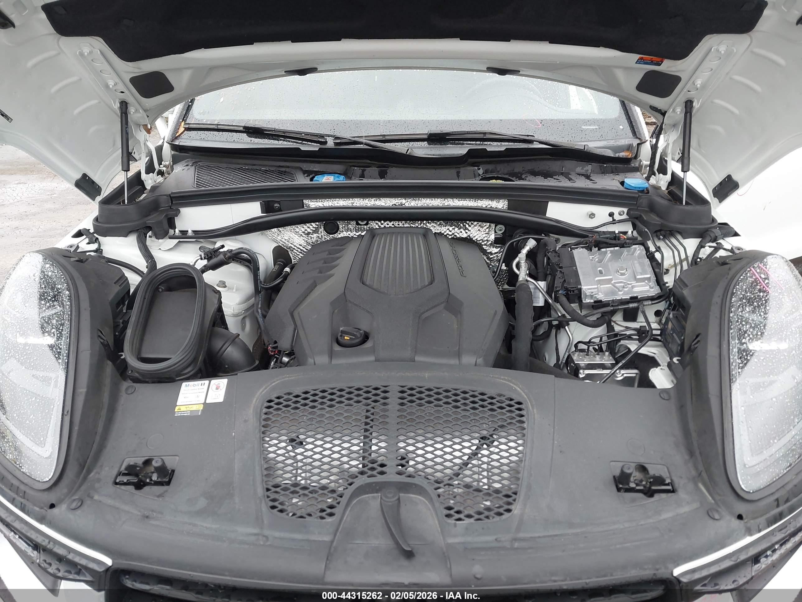 PORSCHE MACAN image 10