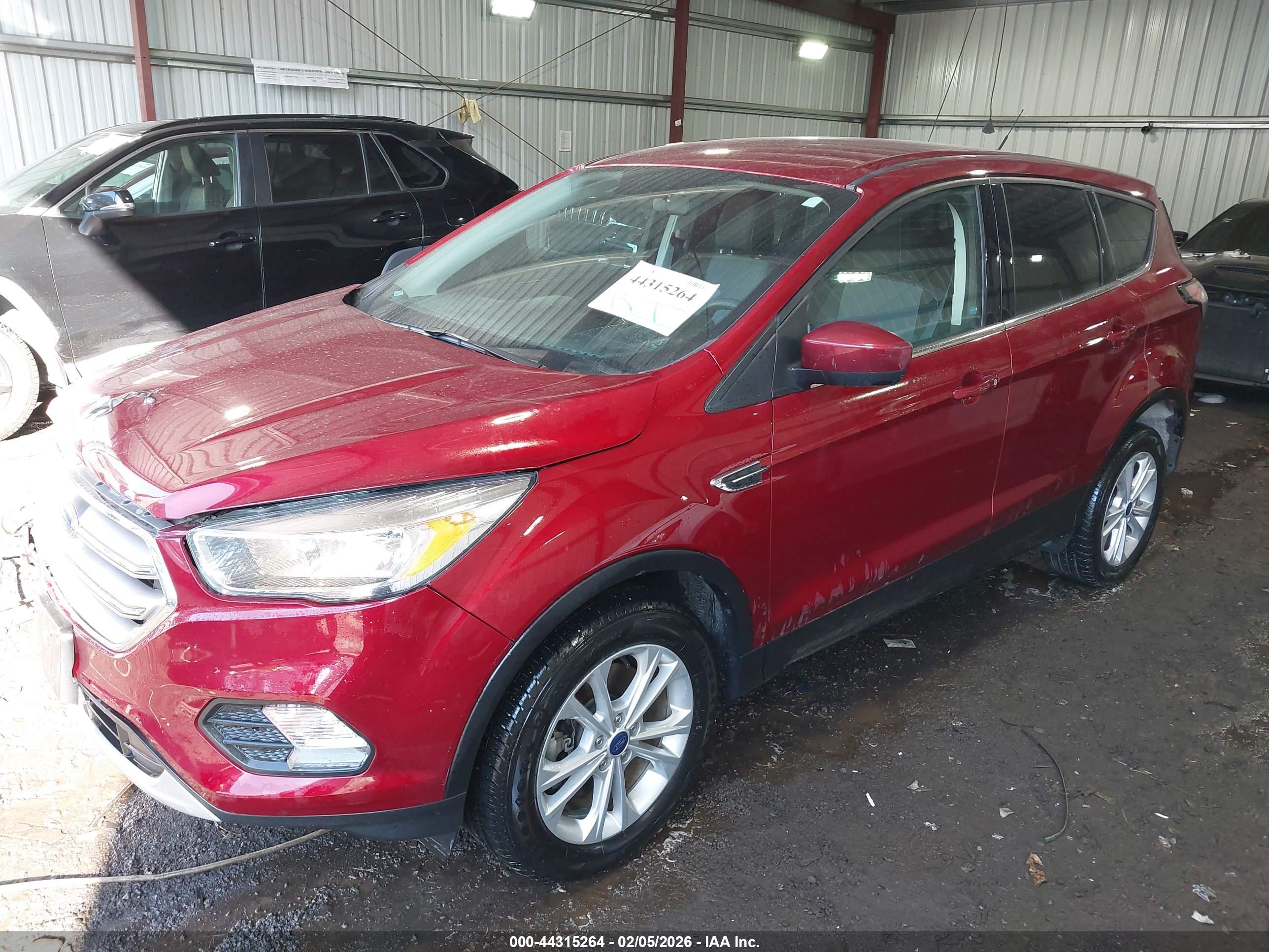FORD ESCAPE image 2