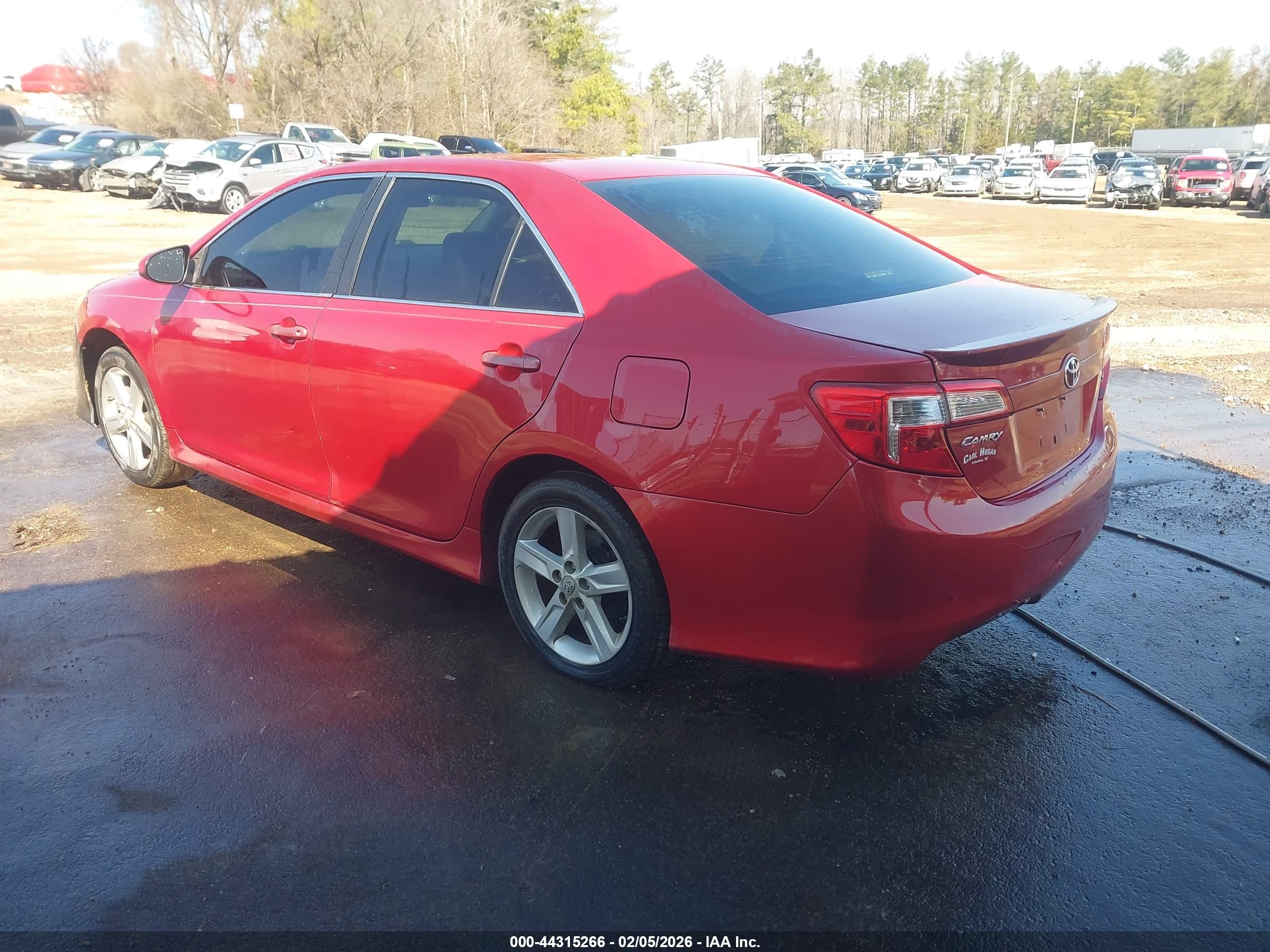TOYOTA CAMRY image 3