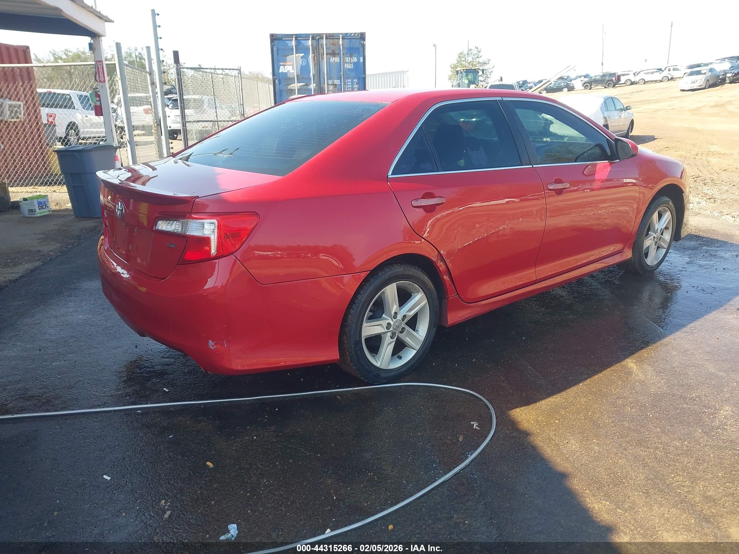 TOYOTA CAMRY image 4